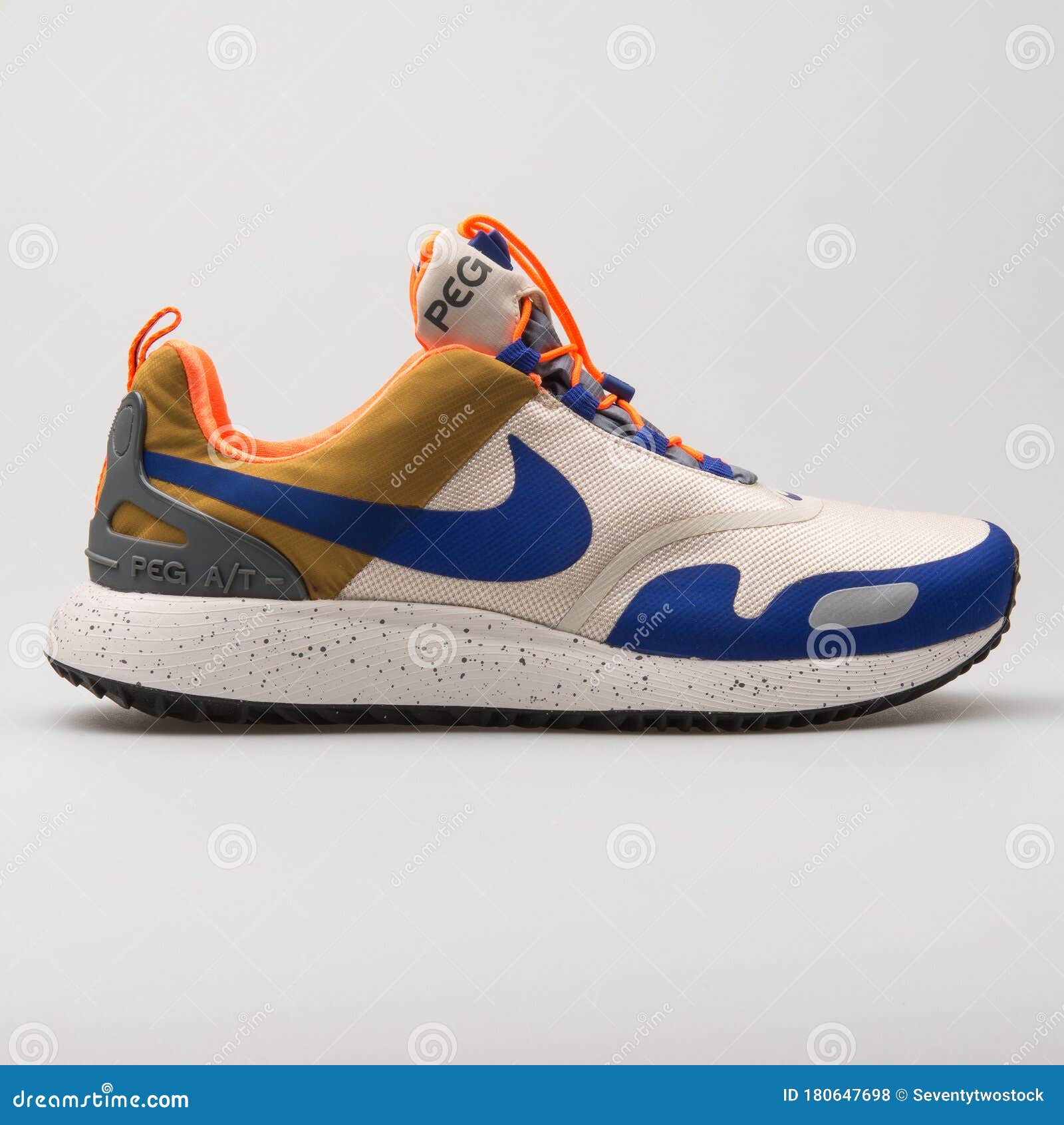rojo Penetrar Escoger Nike Air Pegasus Winter QS Light Cream, Blue, Khaki and Orange Sneaker  Editorial Stock Photo - Image of nike, shoe: 180647698