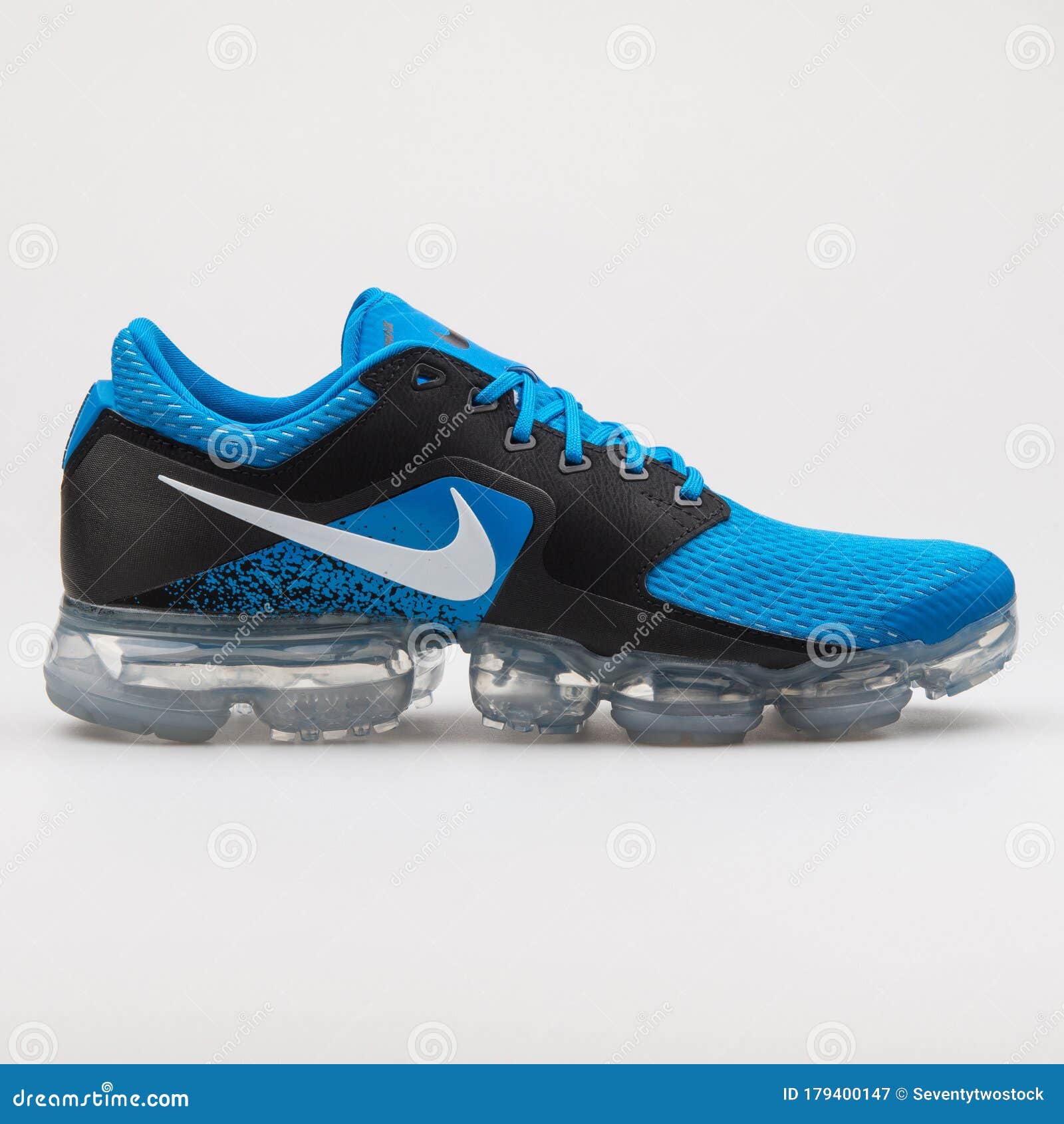 víctima metálico lava Nike Air Vapormax Azul Negro Y Blanco Calmante Fotografía editorial -  Imagen de calzado, accesorios: 179400147