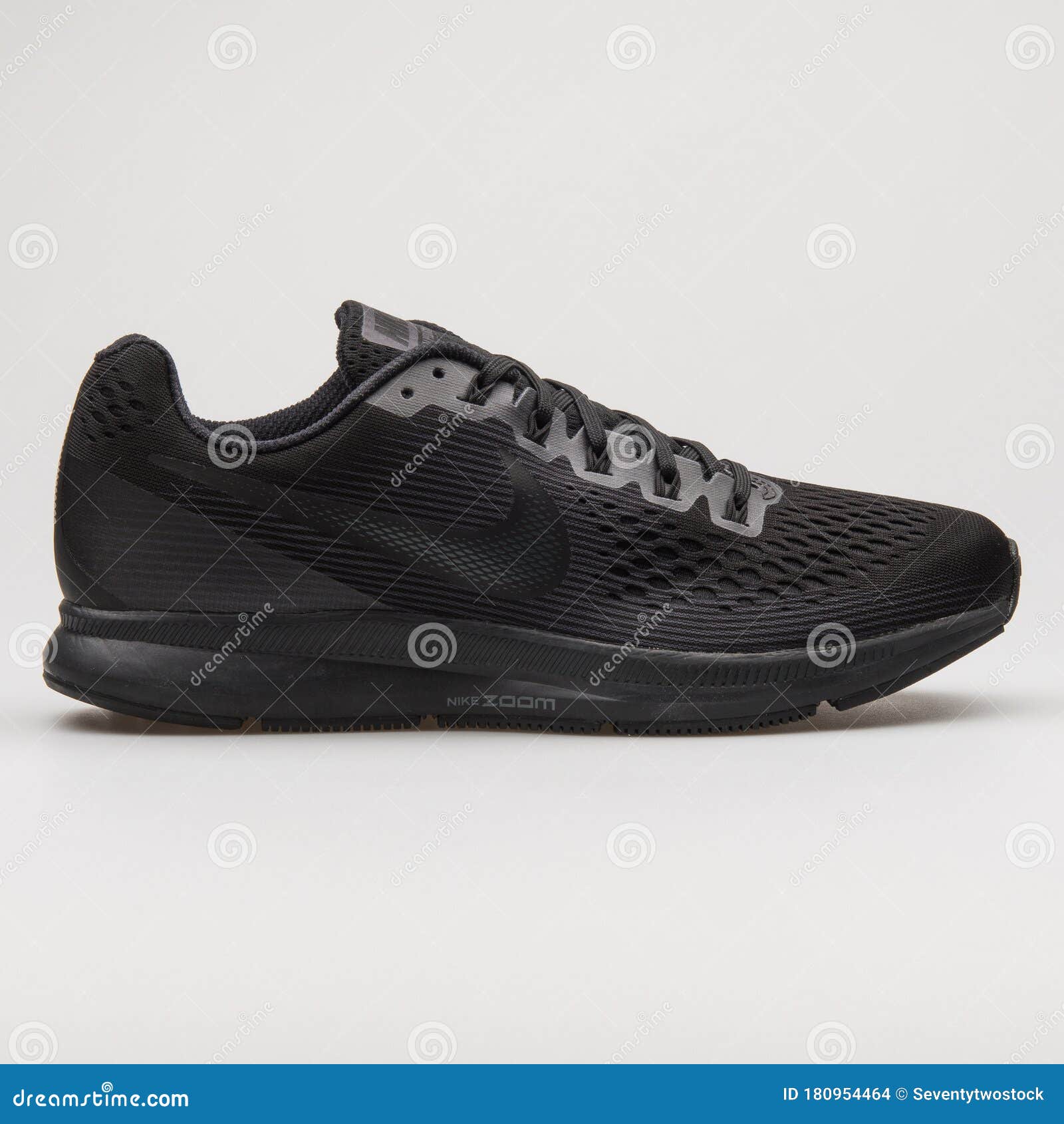 ~ lado Espacioso pronto Nike Air Zoom Pegasus 34 Sneaker Negro Imagen de archivo editorial - Imagen  de ocasional, calzado: 180954464