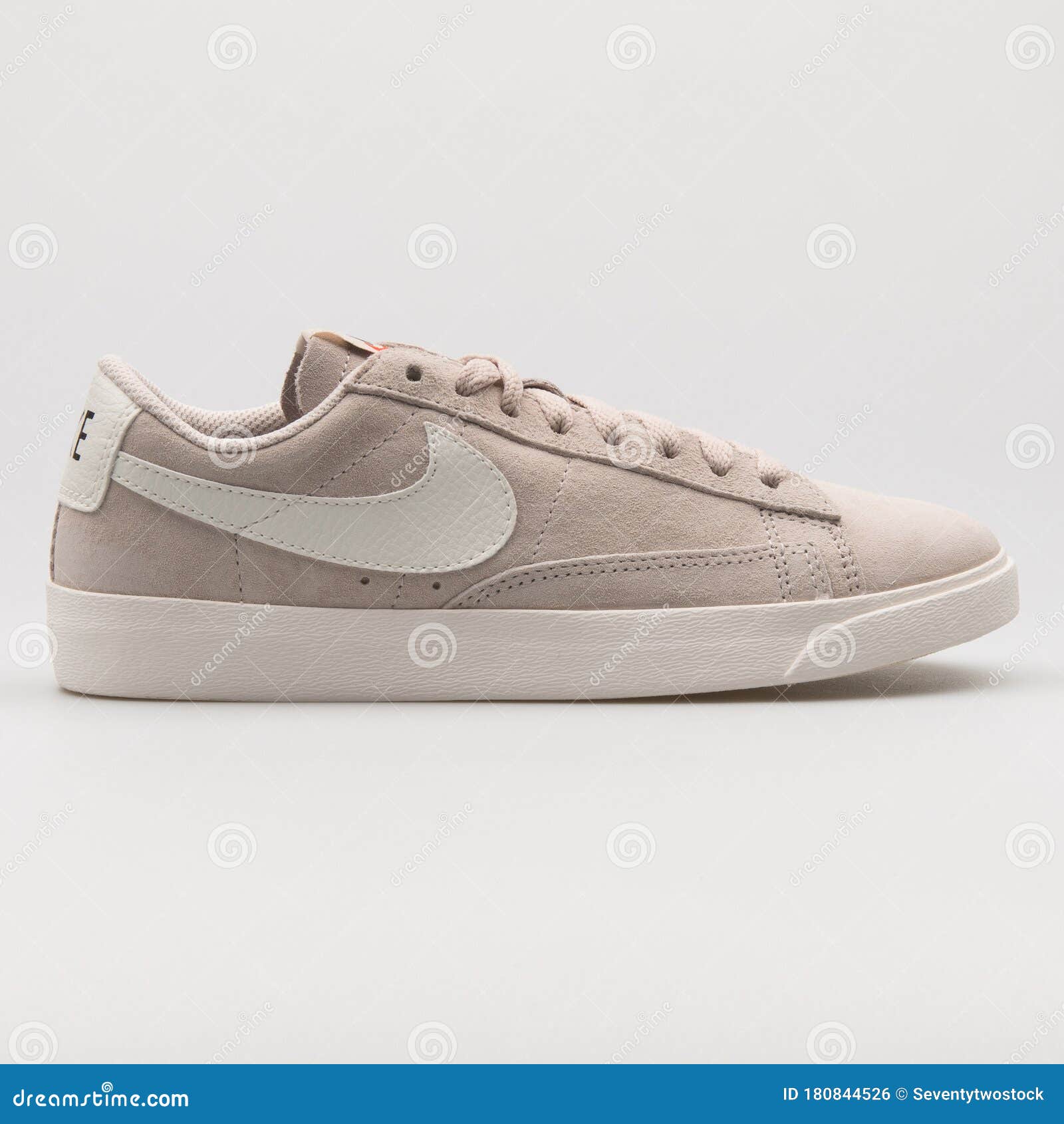 Amperio De acuerdo con estático Nike Blazer Low Suede Beige Sneaker Editorial Photo - Image of nike, item: 180844526 Amperio De acuerdo con estático Nike Blazer Low Suede Beige Sneaker Editorial Photo - Image of nike, item: 180844526