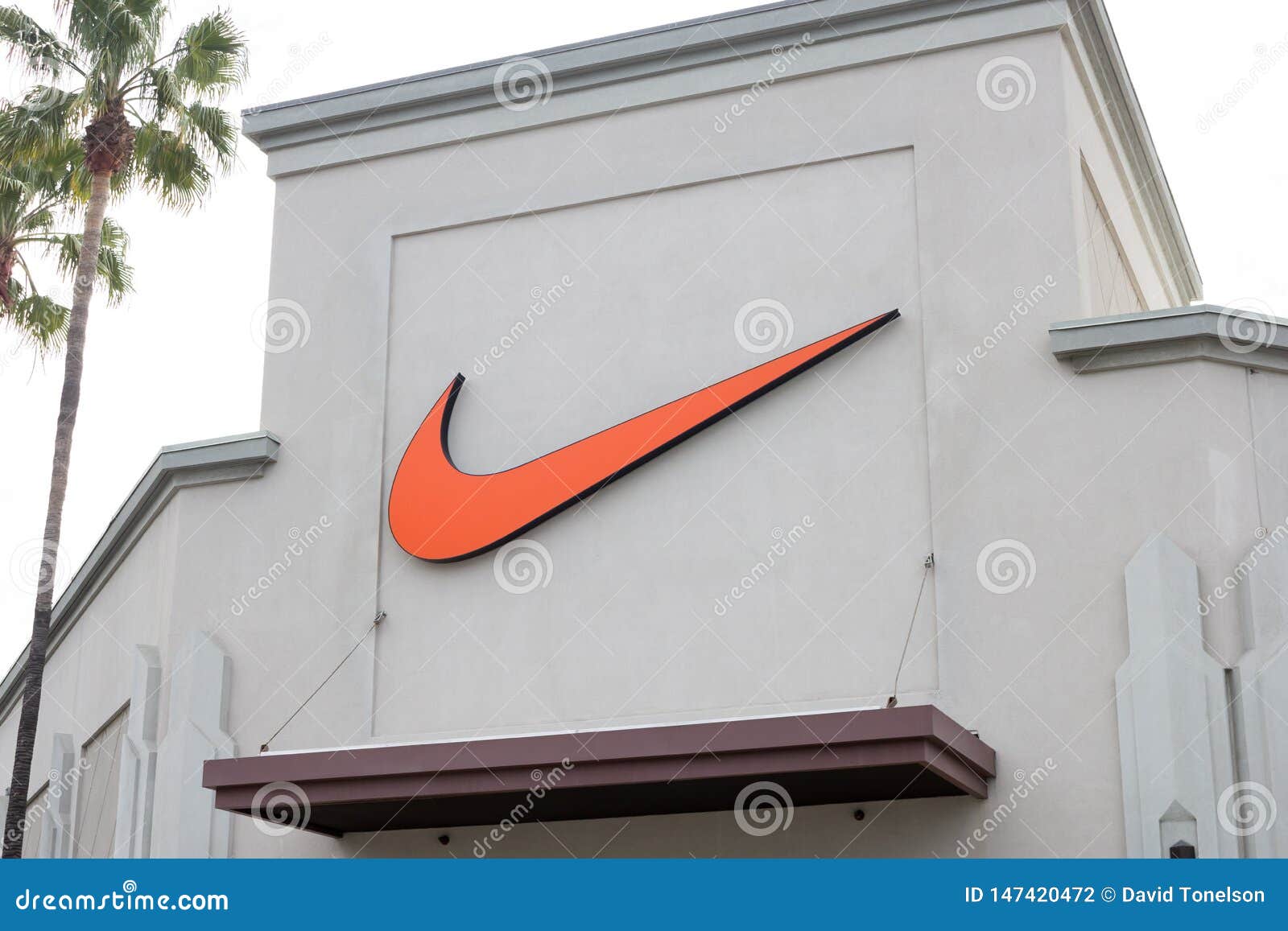 how to check nike store