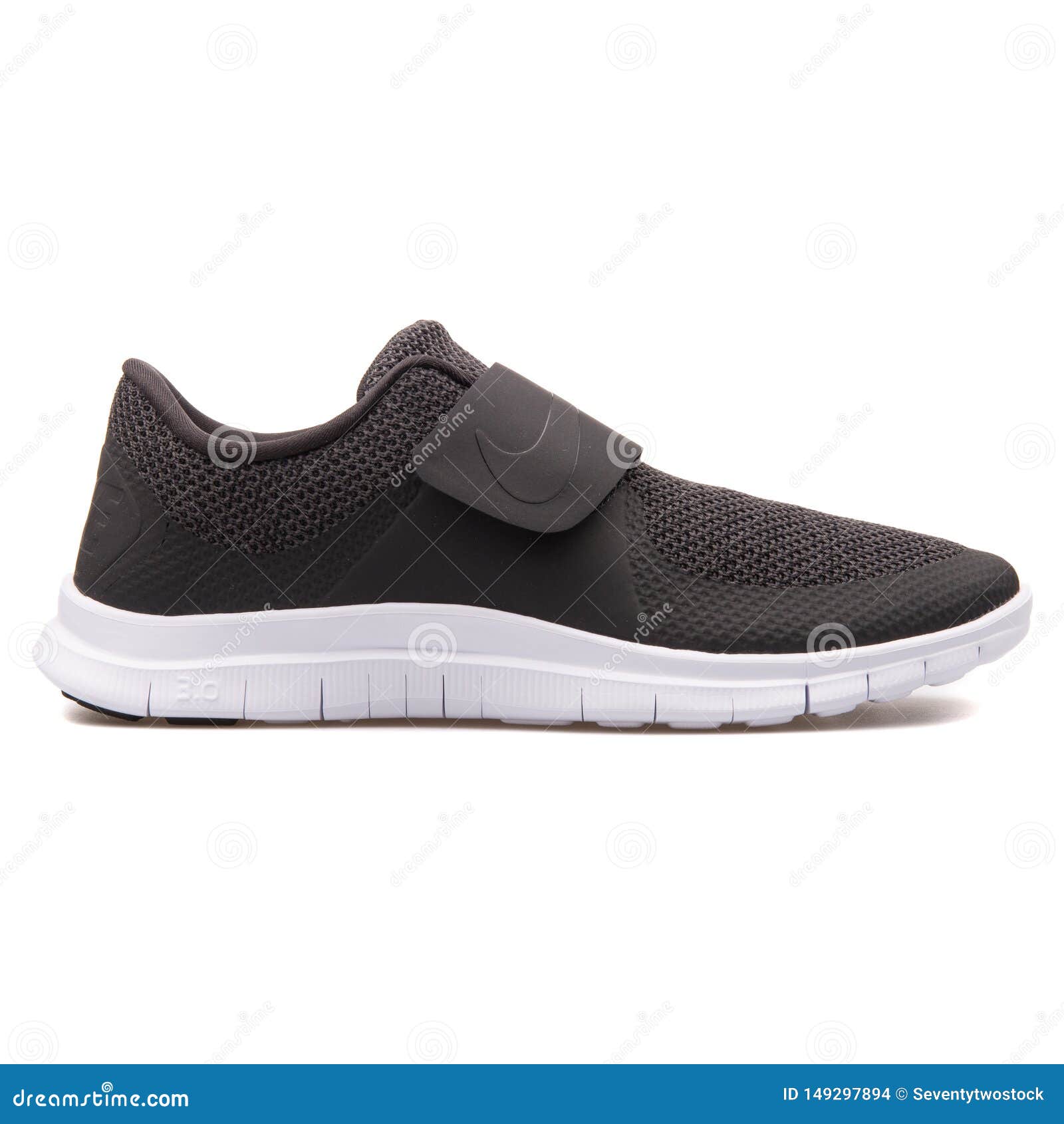 nike free socfly black