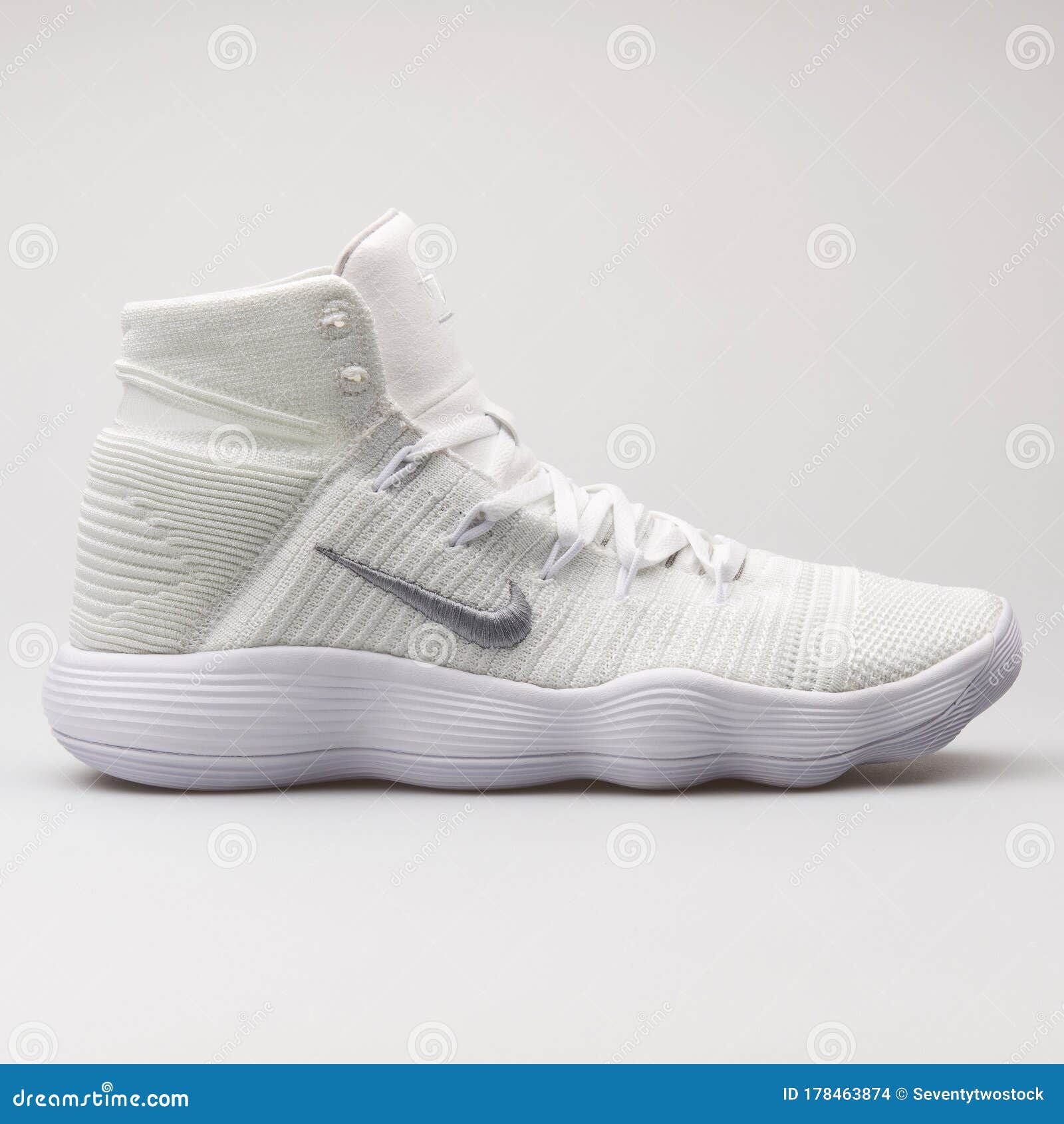 Hyperdunk 2017 deals white