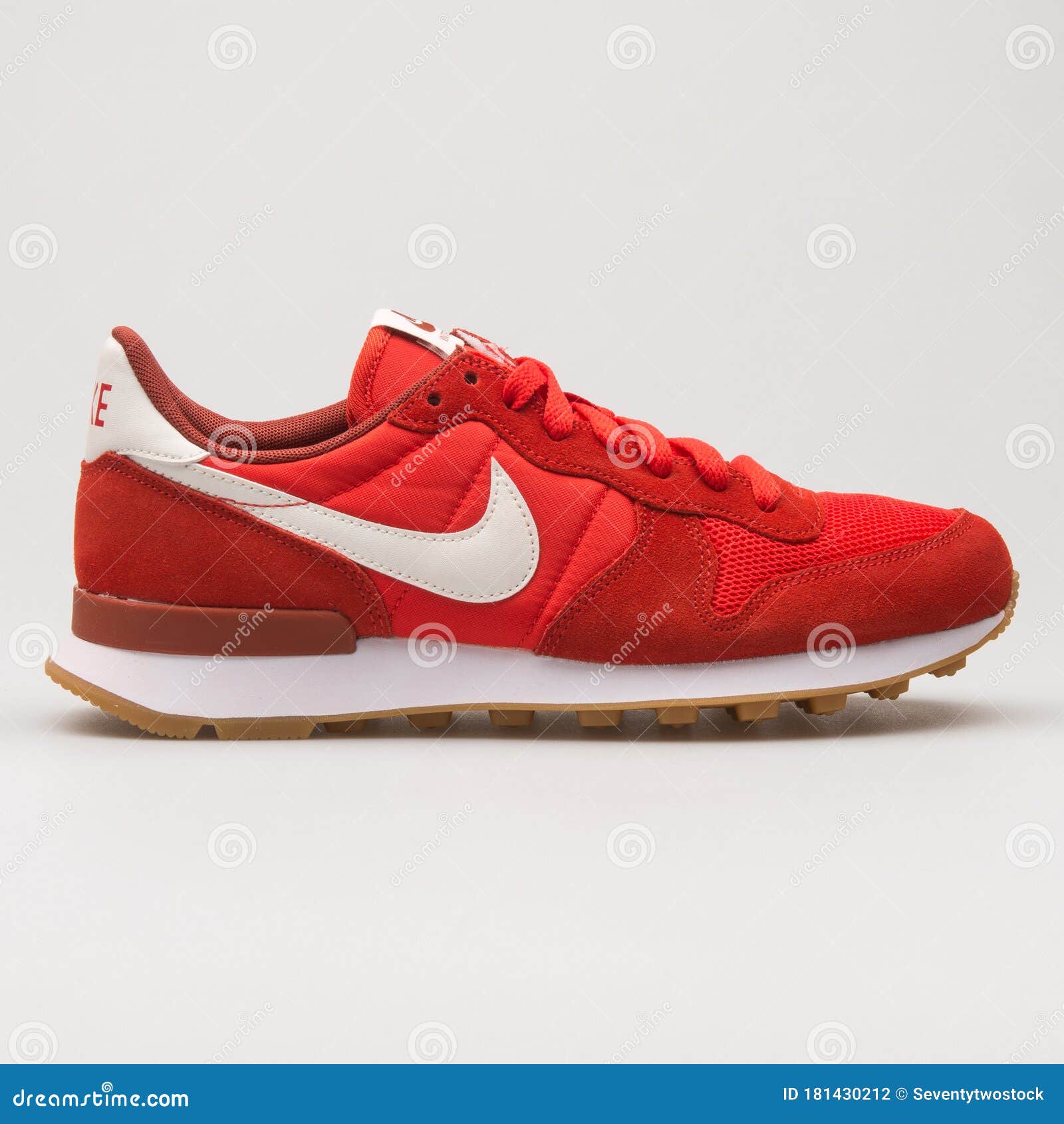 Nike Internationalist Red and White Editorial Photography - Image of activity, fashion: 181430212