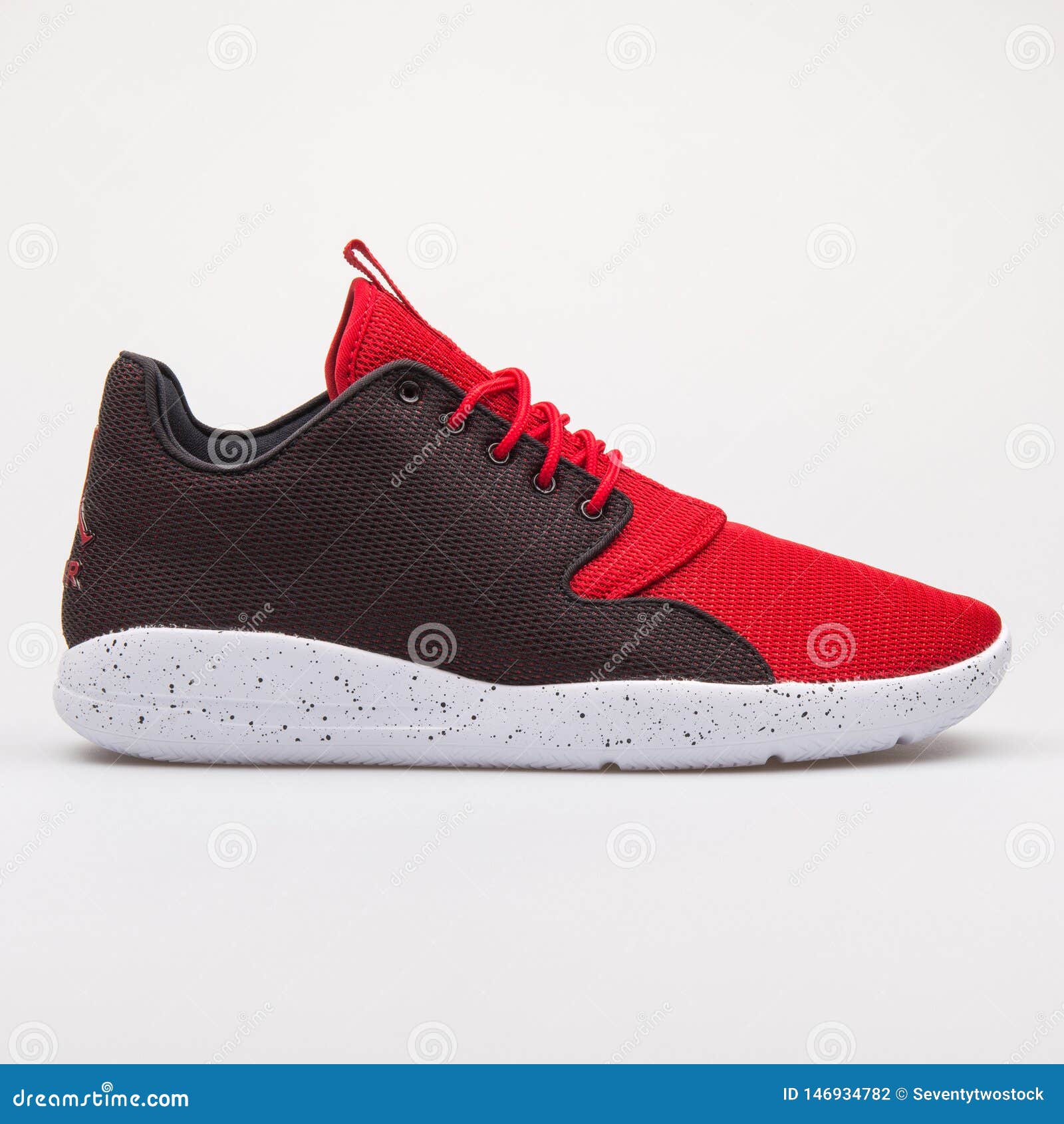 søm konstant Menstruation Nike Jordan Eclipse Black and Red Sneaker Editorial Photography - Image of  item, product: 146934782