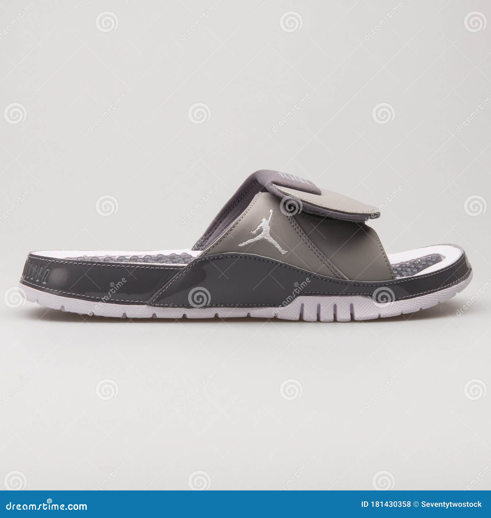 sandal nike jordan