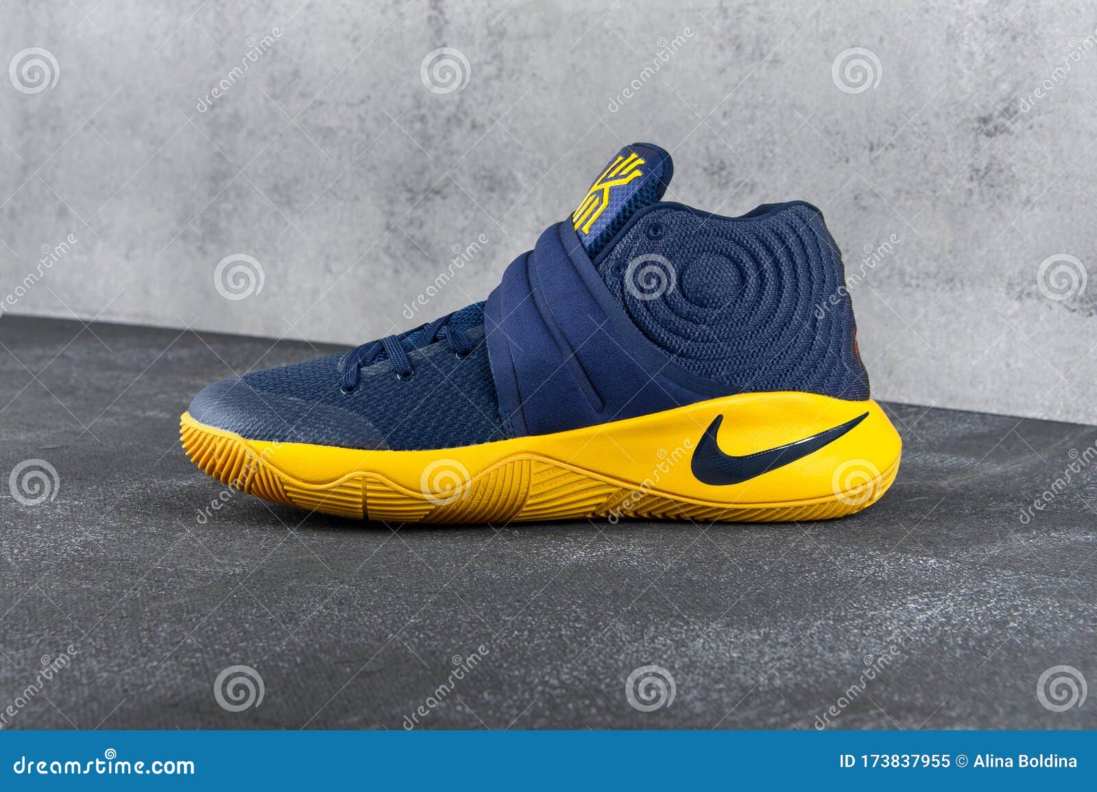 nike basketball shoes kyrie 2