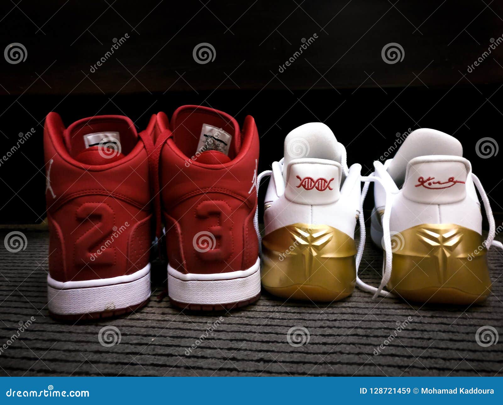 Nike Michael Jordan Roja Y Blanca 23 Zapatillas De Deporte - Mamba Negra Las Zapatillas De Deporte Del Nike De Kobe Bryant Imagen de archivo - Imagen de zapatillas, modelo: 128721459