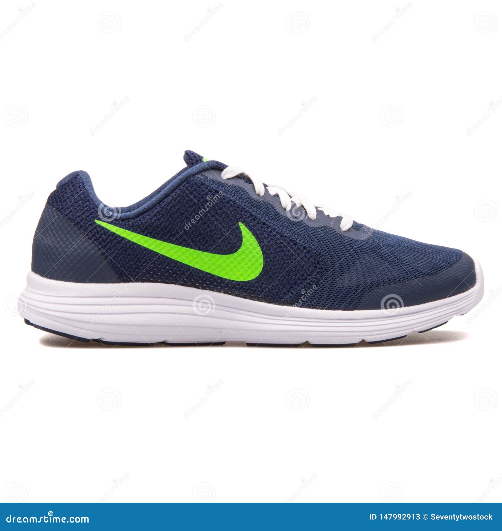 Emular peine café Nike Revolution 3 Sapatilhas Dos Azuis Marinhos E Do Verde Do Volt Foto de  Stock Editorial - Imagem de produto, nike: 147992913