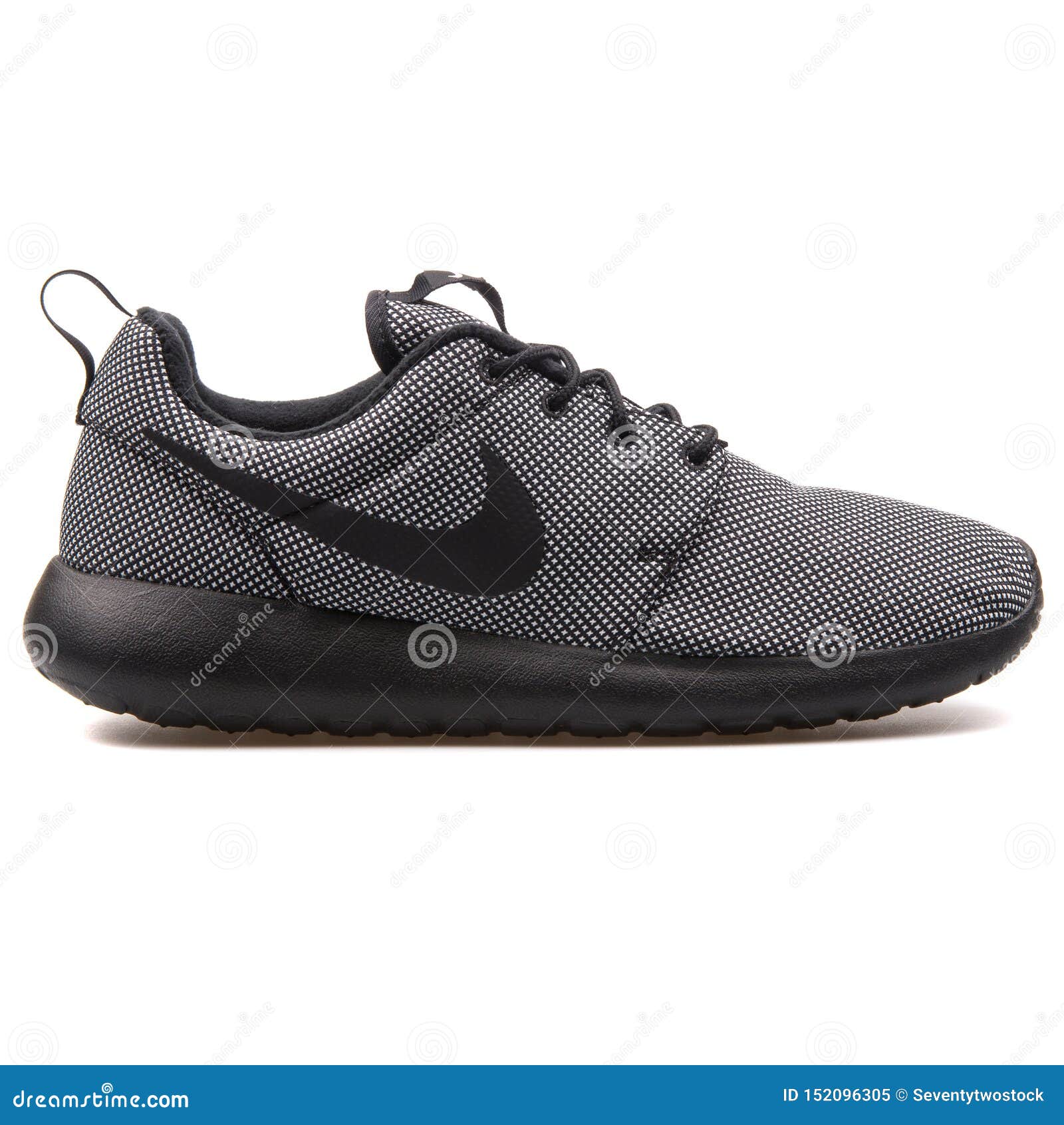Nike Roshe One Premium Black and White Sneaker Editorial Image - Image of  fashion, leather: 152096305