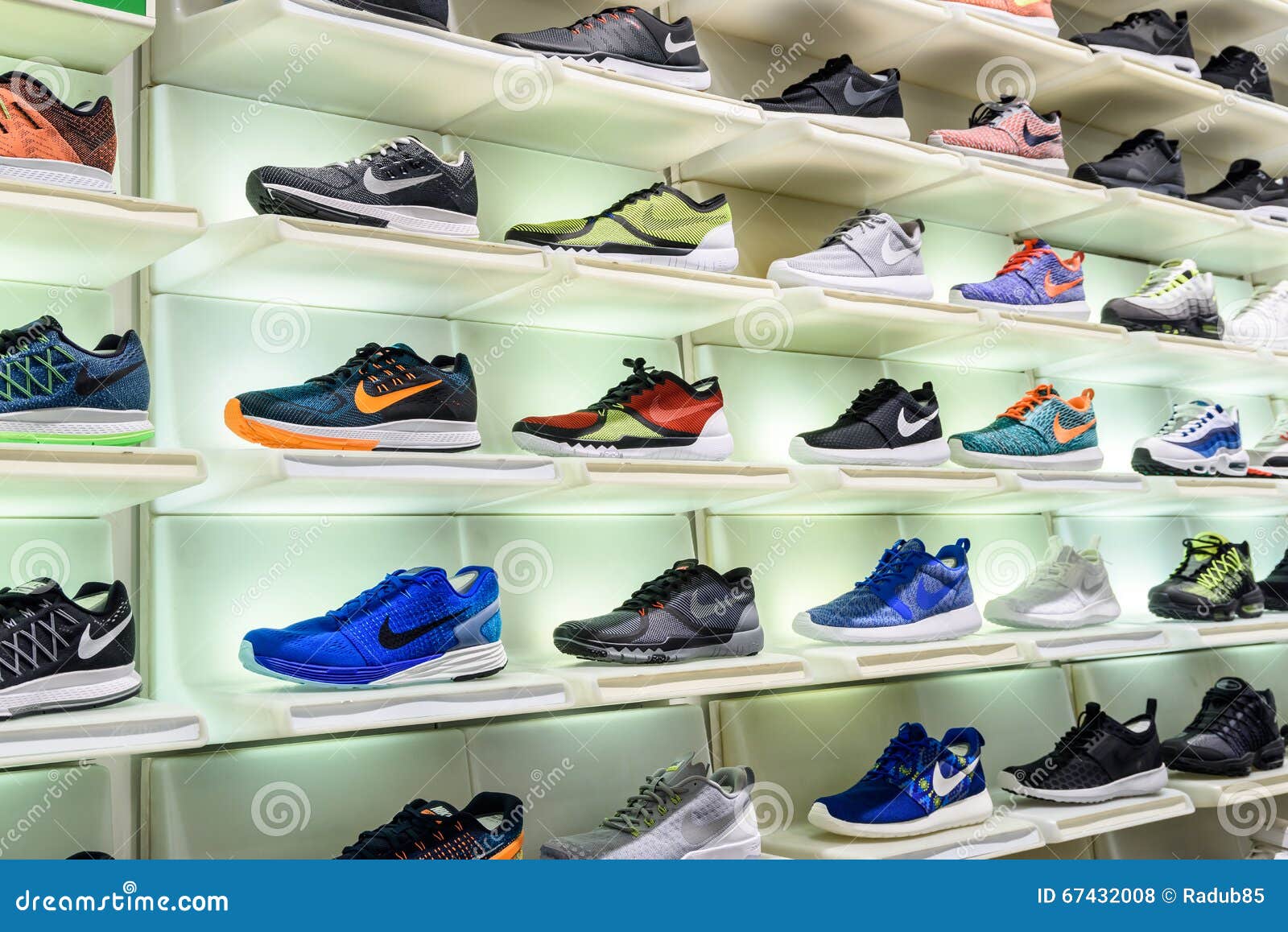 shoe store nike