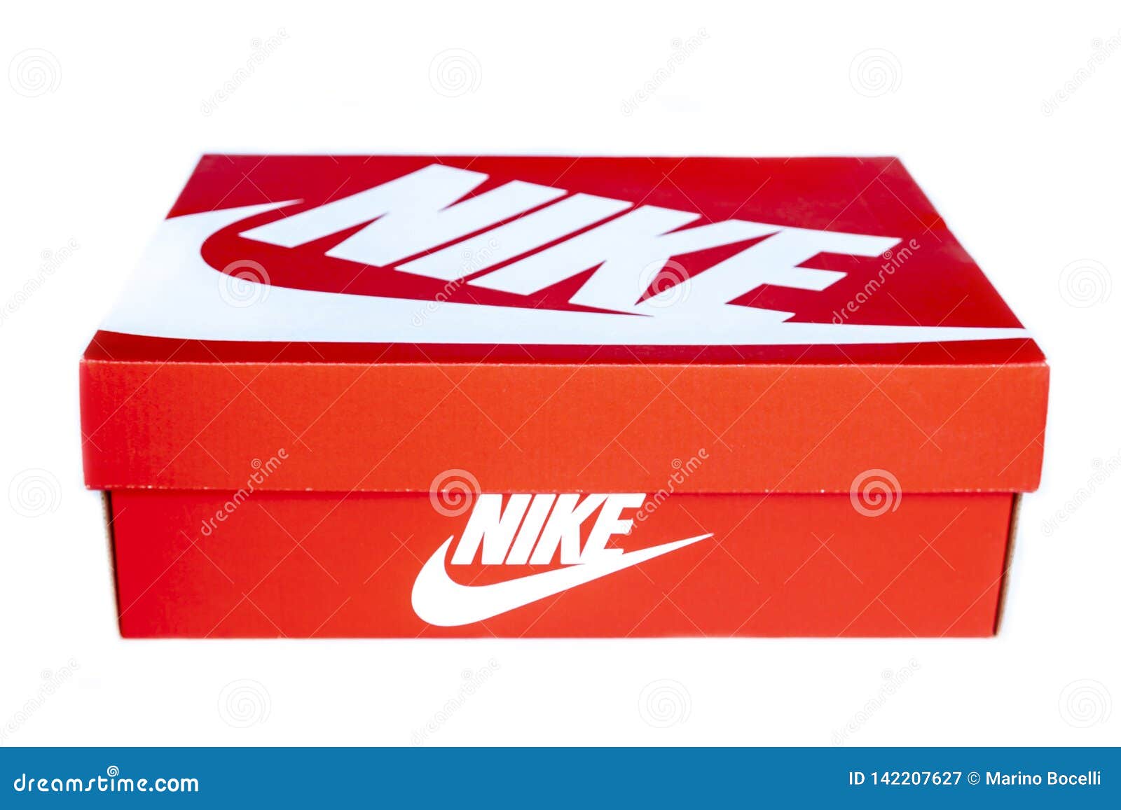 nike shoes company