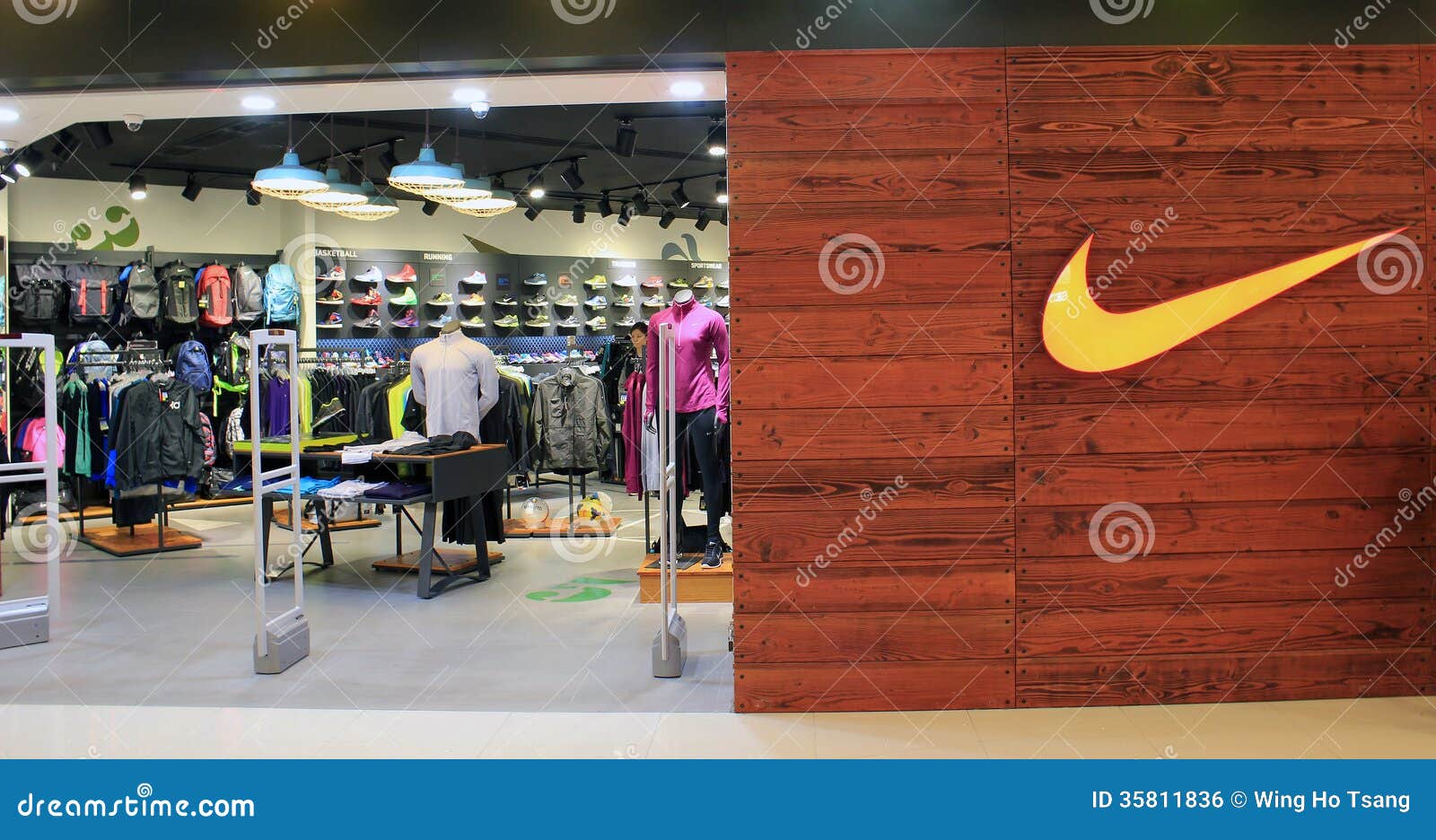 nike store airport