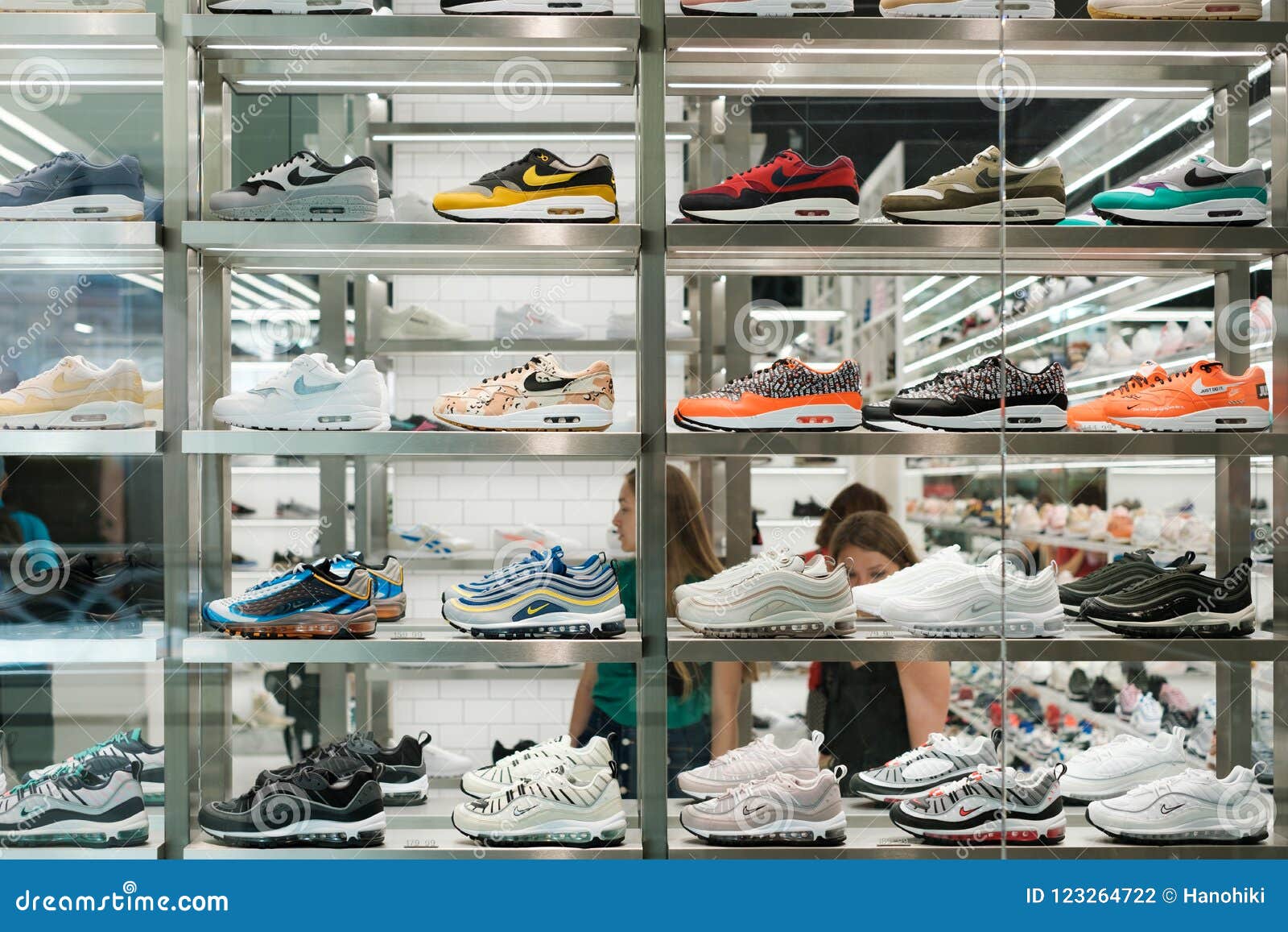 nike sneaker shop