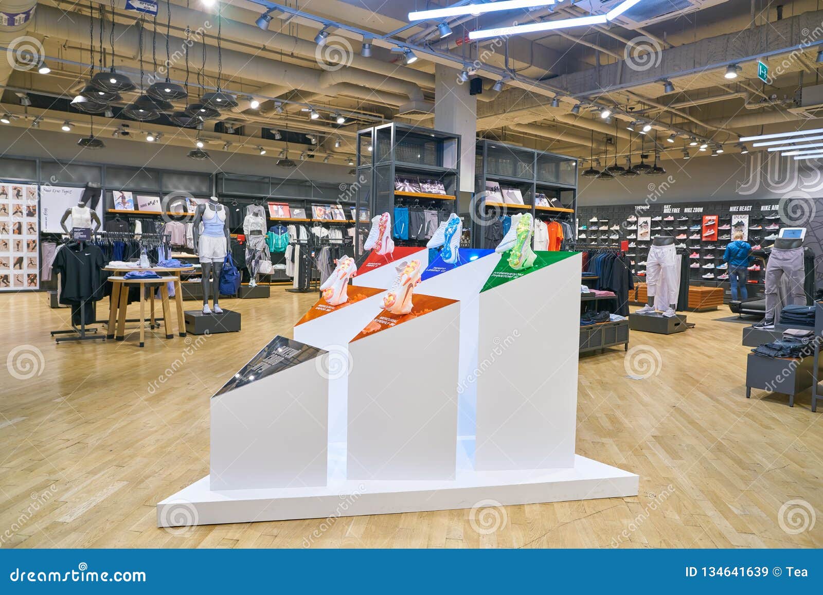 Nike store editorial stock image. Image of athletic - 134641639