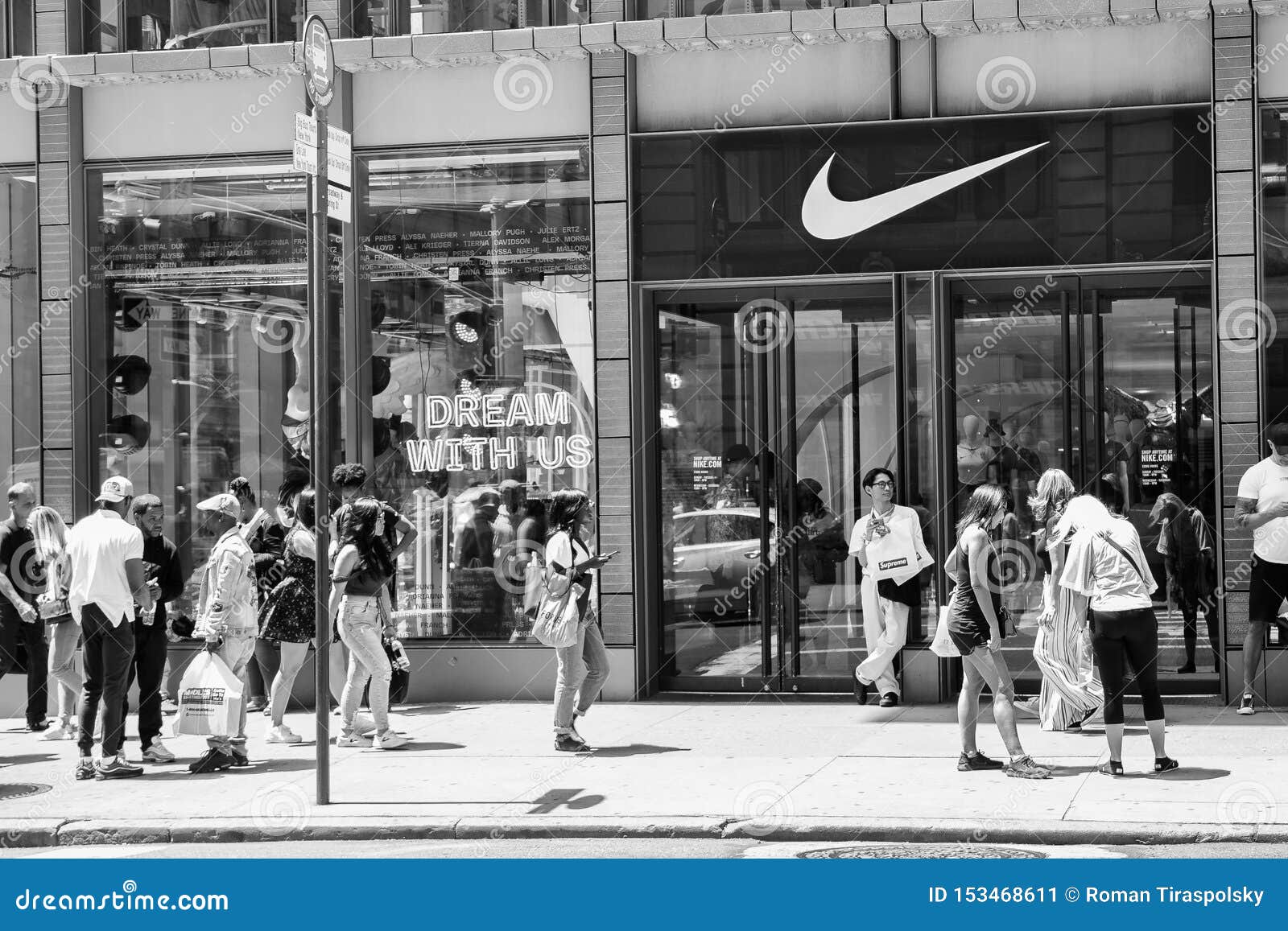 Nike in SoHo editorial photo. Image of outdoor - 153468611