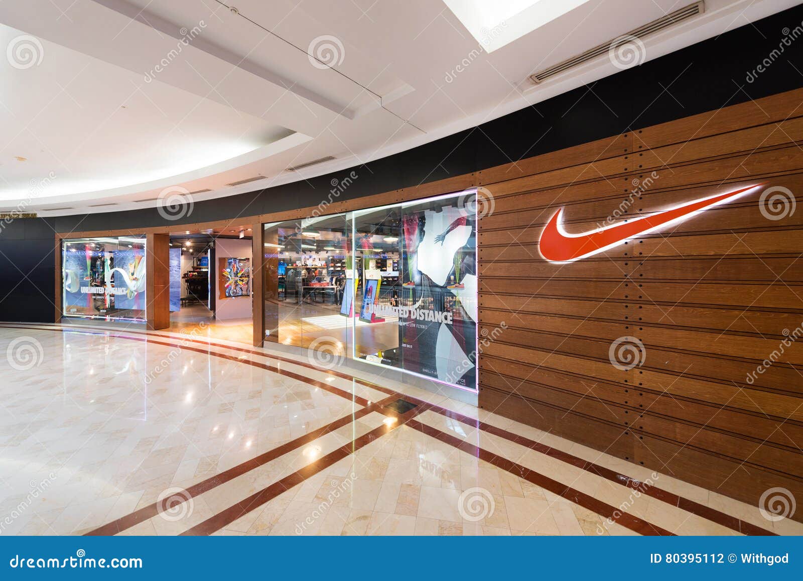 klcc nike shop