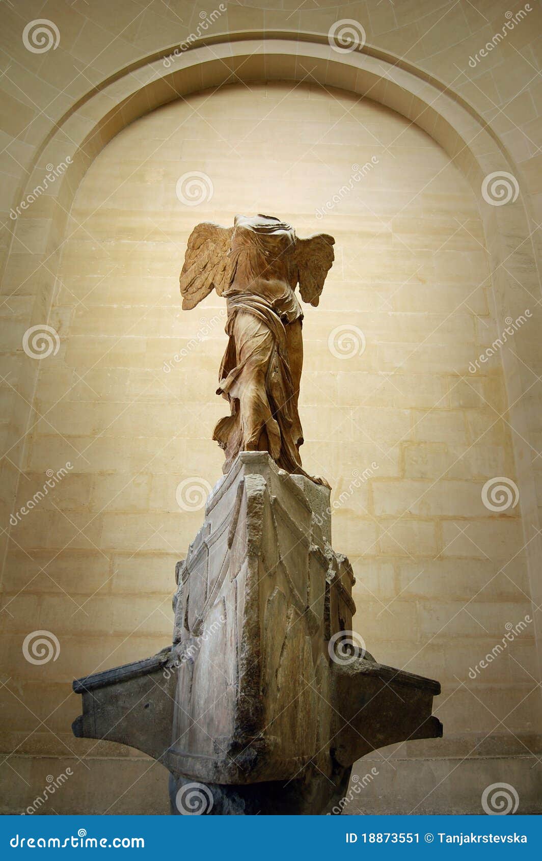 Nike Victory of Samothrace, Louvre, Paris Editorial Photo Image of historic, travel: 18873551