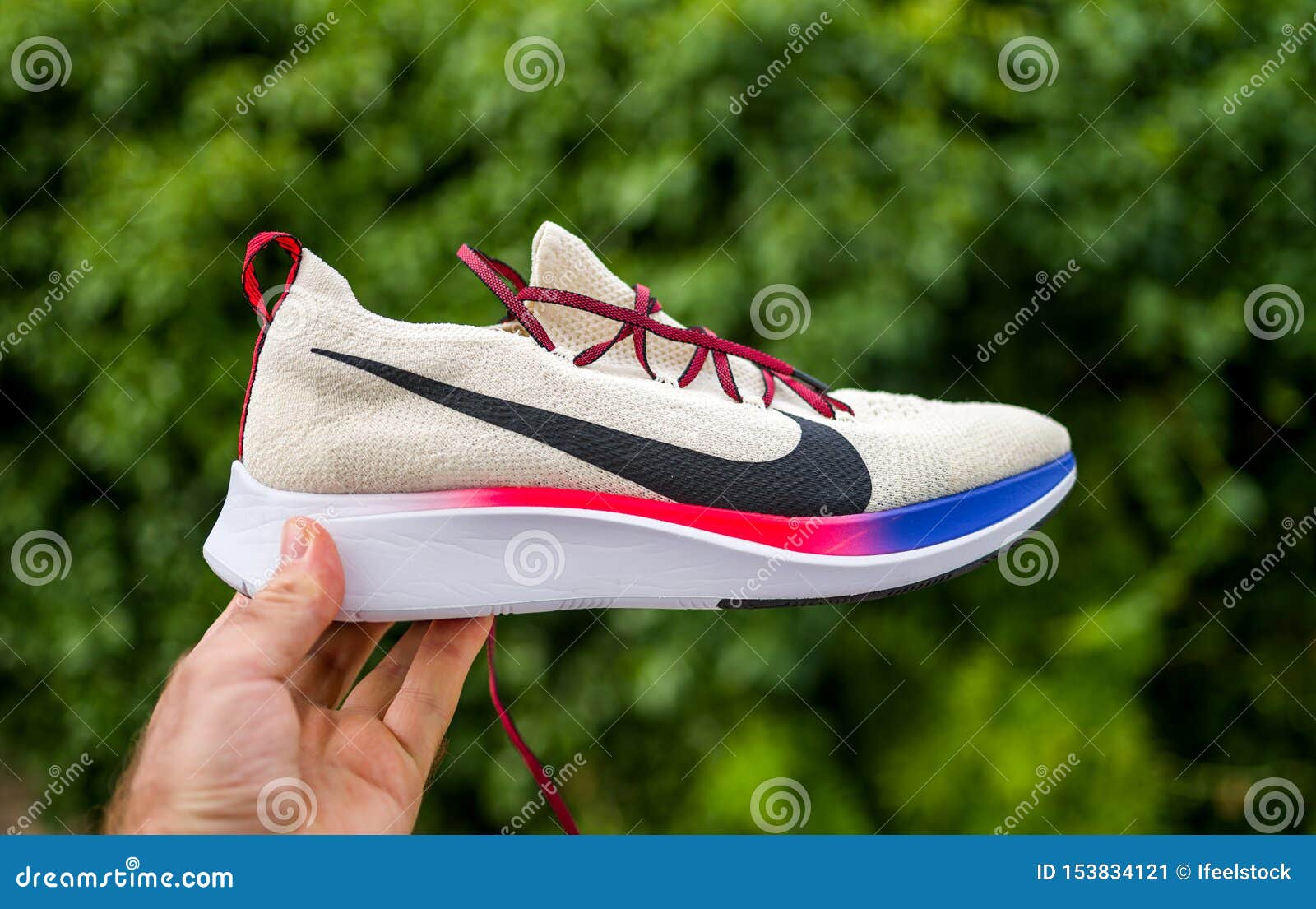 Zoom fly hotsell flyknit white