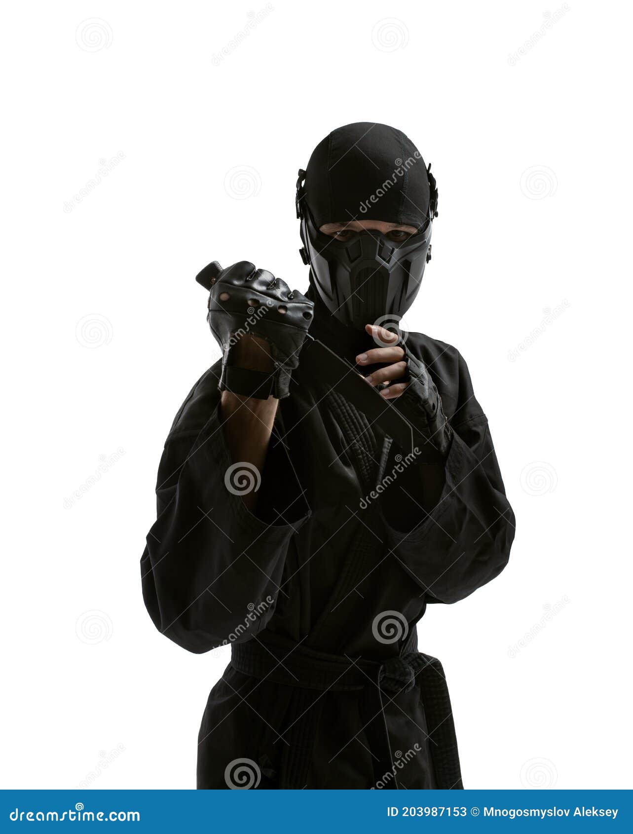 Vetores de Assassino Ninja Japonês Em Traje Completo Preto Realizando  Posturas De Artes Marciais De Ninjitsu Com Armas Diferentes Série De  Ilustrações e mais imagens de Alemanha - iStock