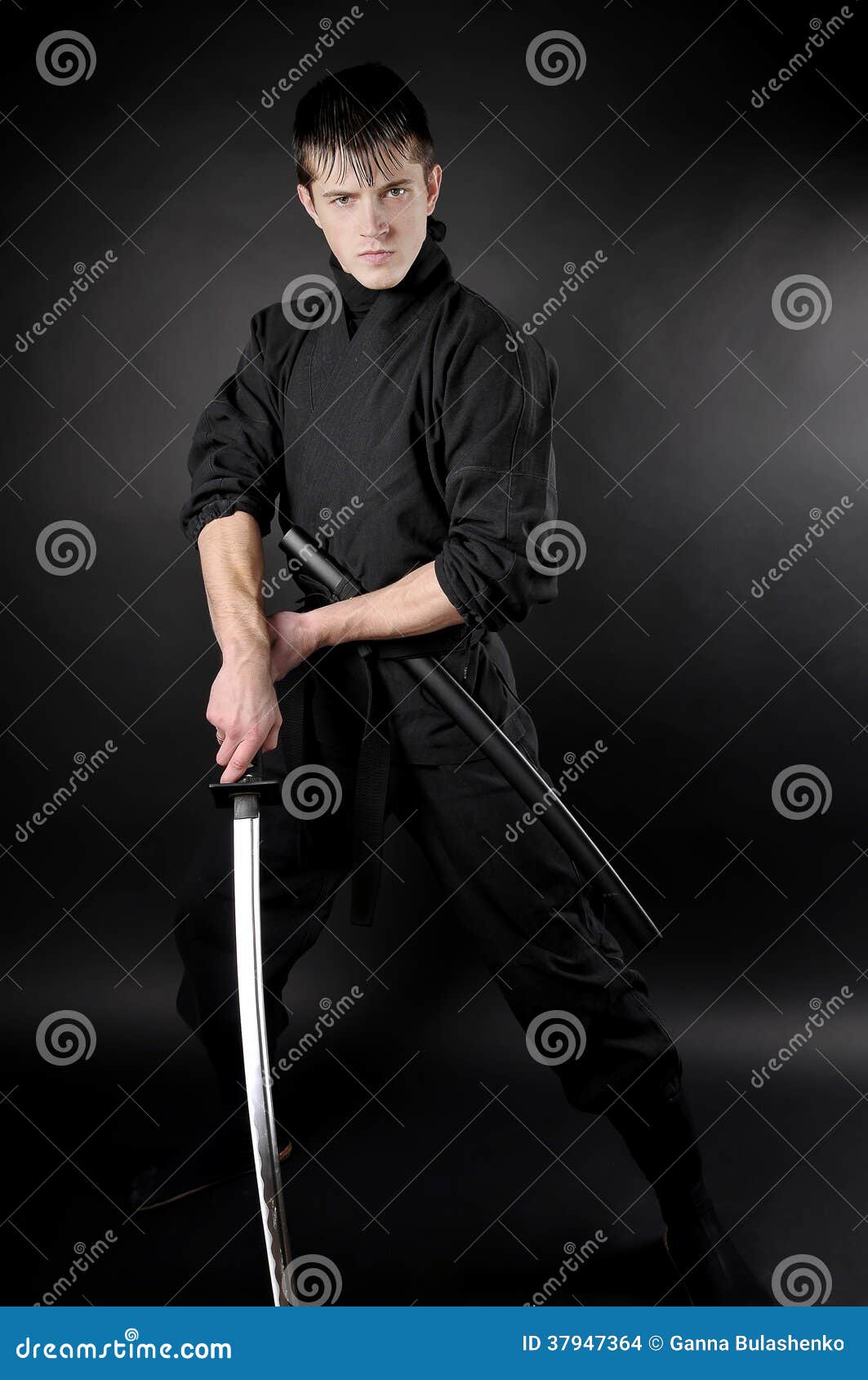 Ninja Assassin Stock Photo - Download Image Now - Ninja, Portrait, Japanese  Ethnicity - iStock