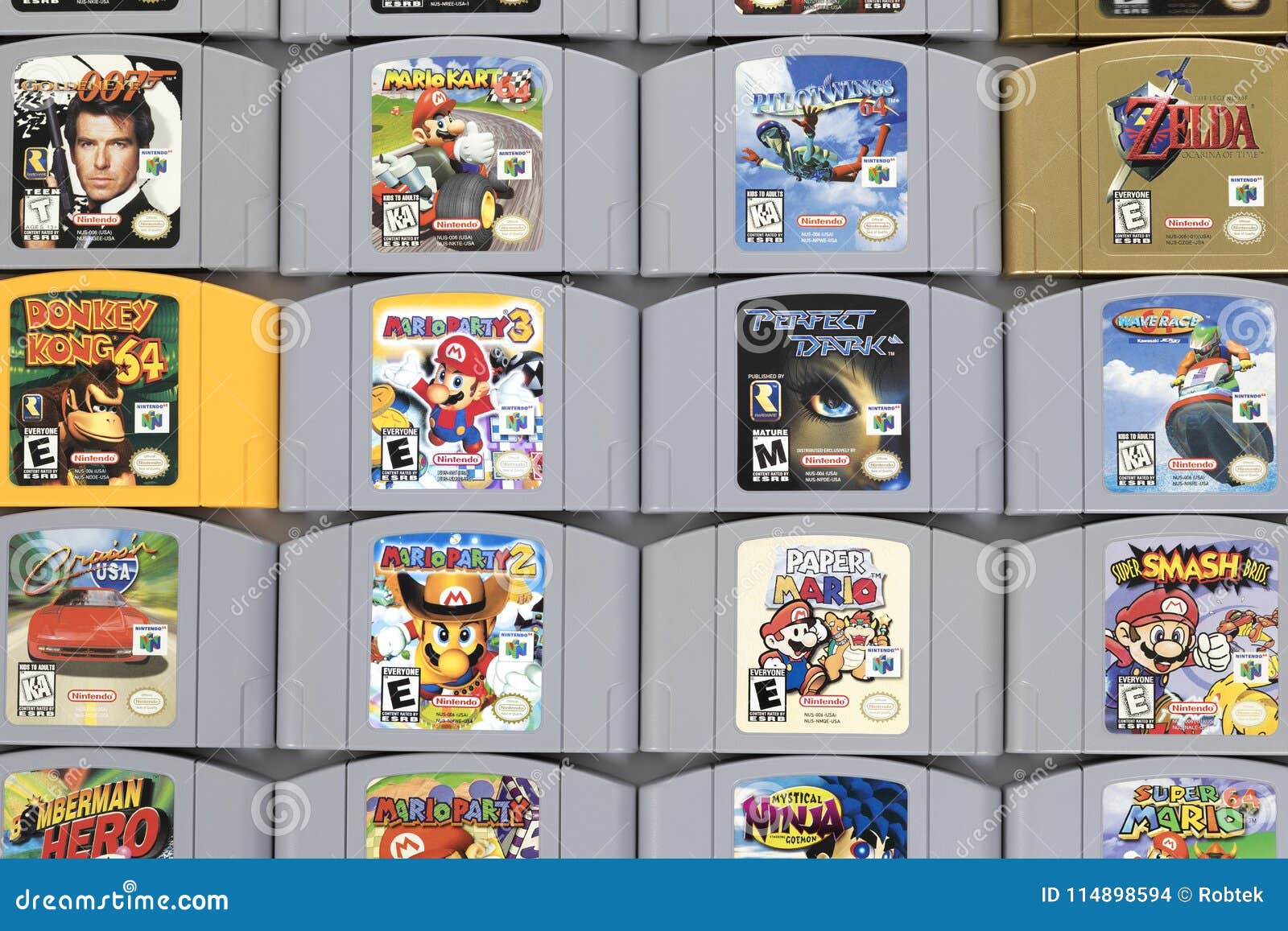 Nintendo Clásico 64 Cartuchos De Juego Imagen de archivo editorial