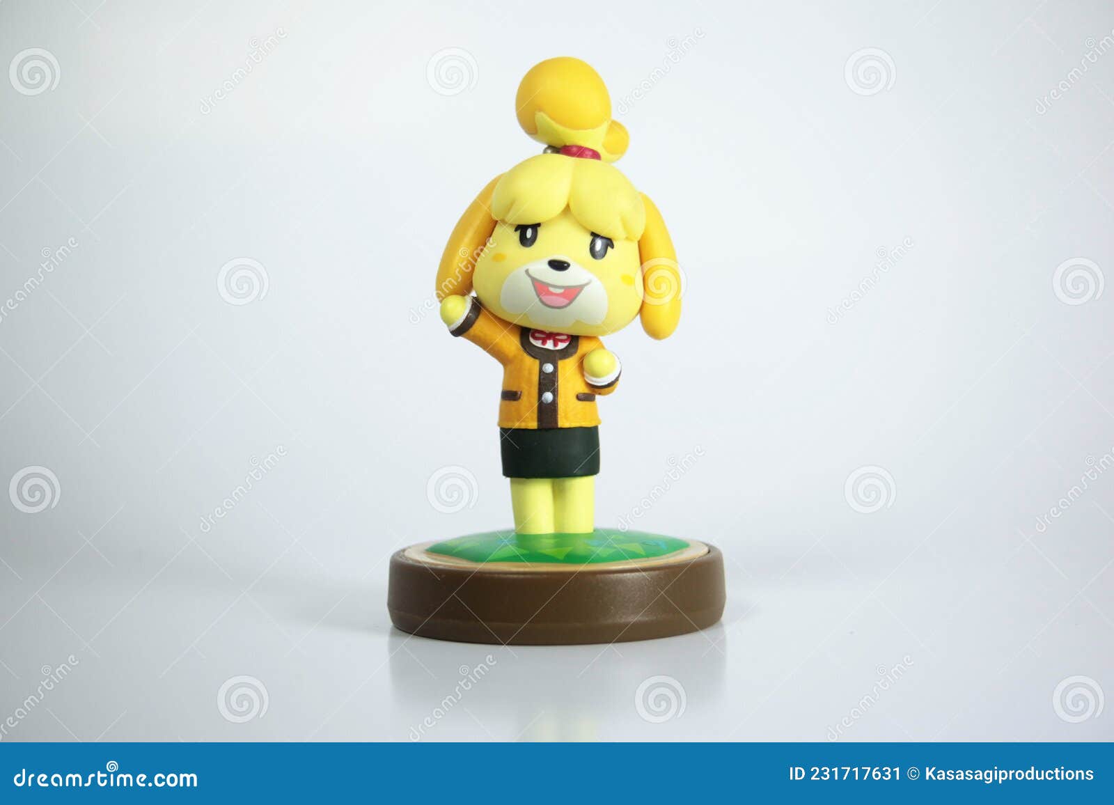 Nintendo`s Animal Crossing Video Game Character Isabelle Amiibo Figure Photo - Image of japanese, mascot: 231717631