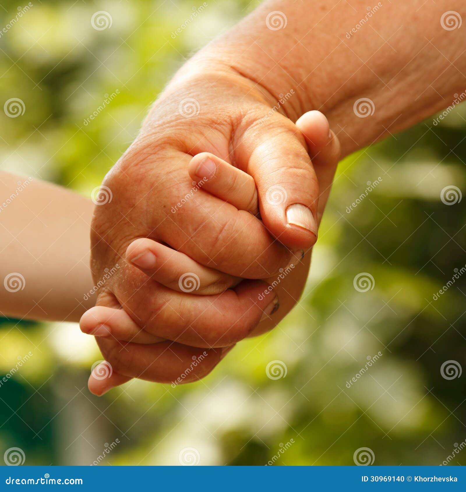 Handed family. Ладони семьи. Семья руки. Ладони семьи и животного. Фото рук семьи.