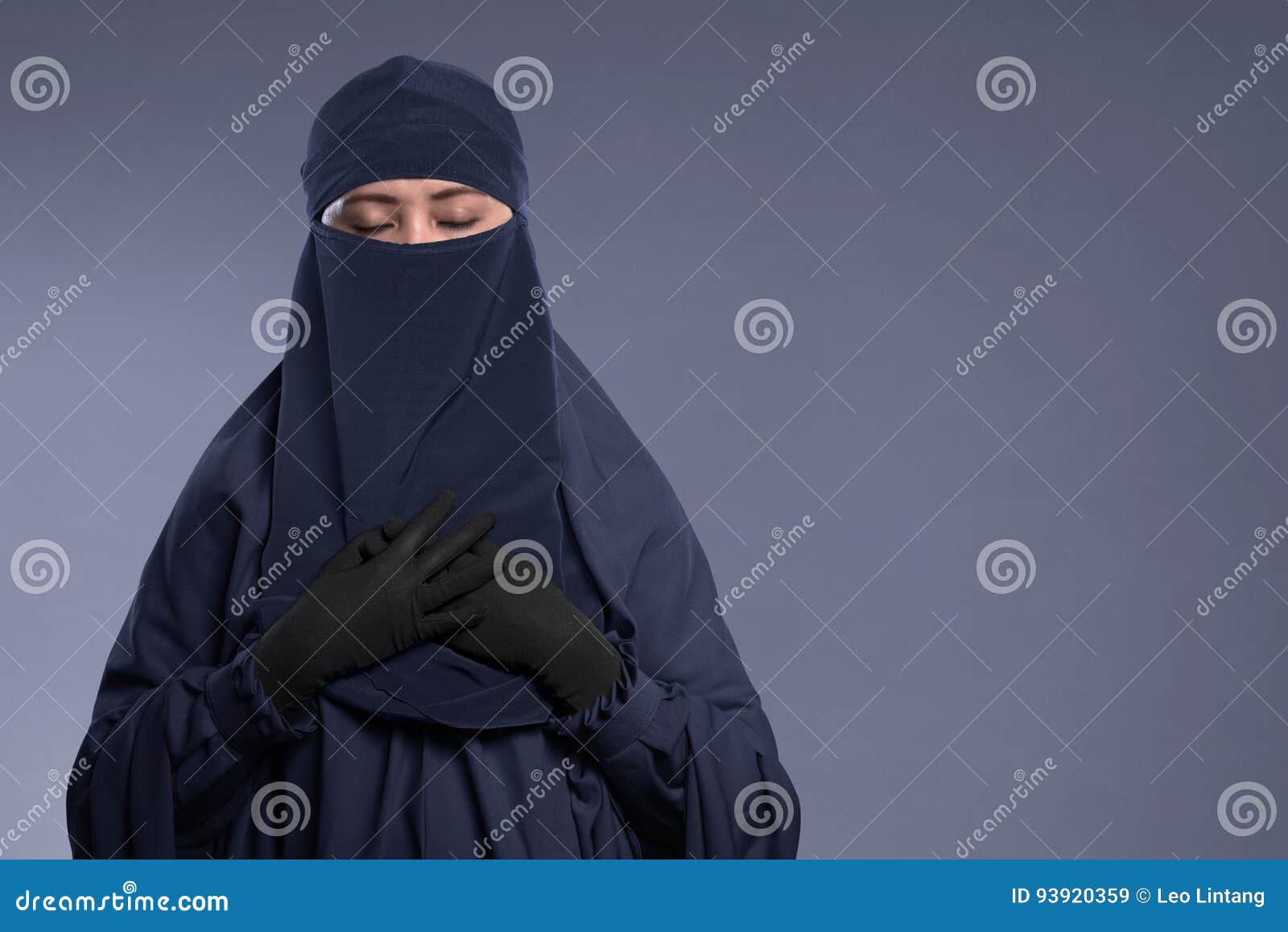  Niqab  De Port De Jeune Femme Musulmane Asiatique  Avec L 