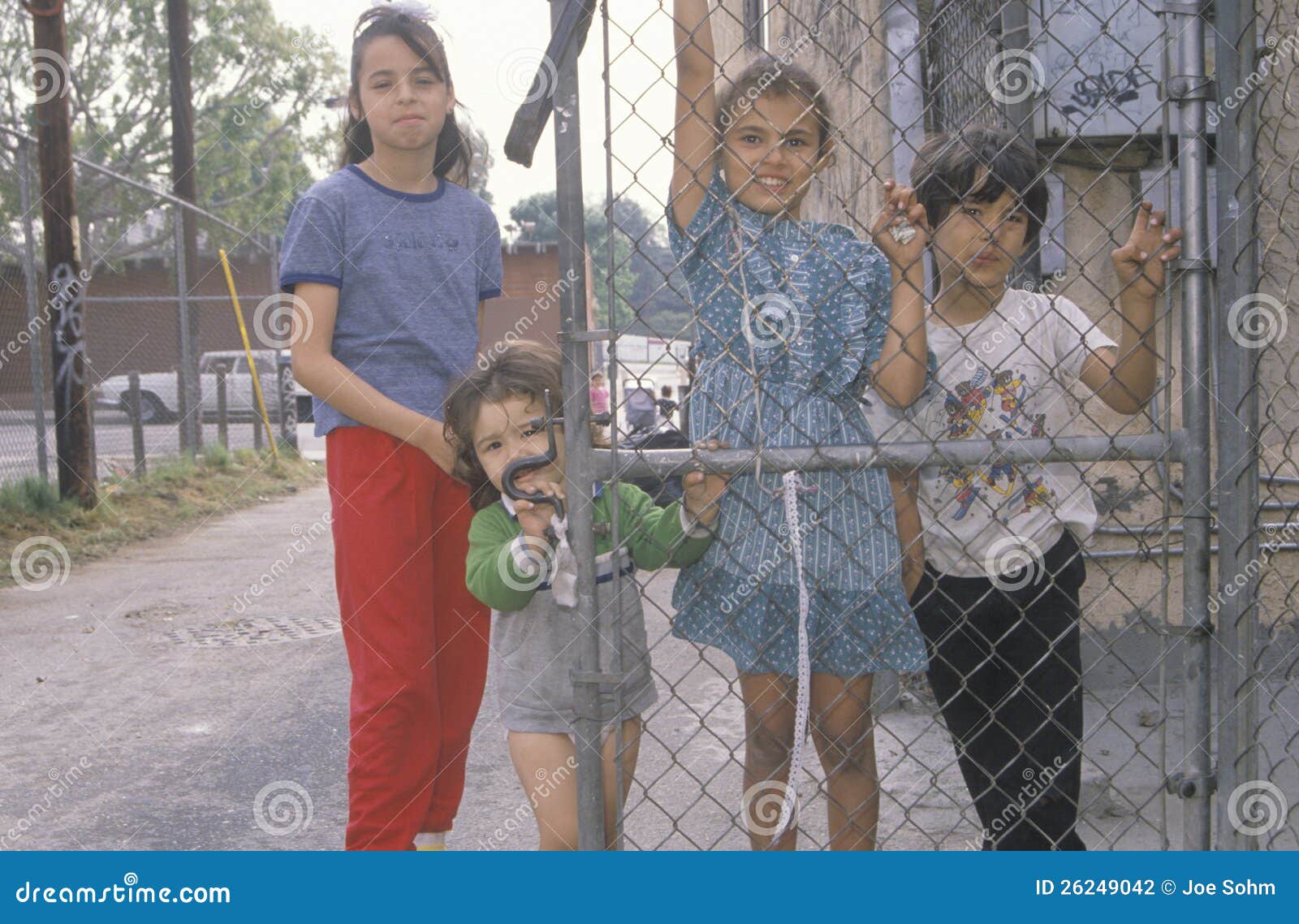 Niños En Un Ghetto De Los Ángeles Fotografía editorial Imagen de