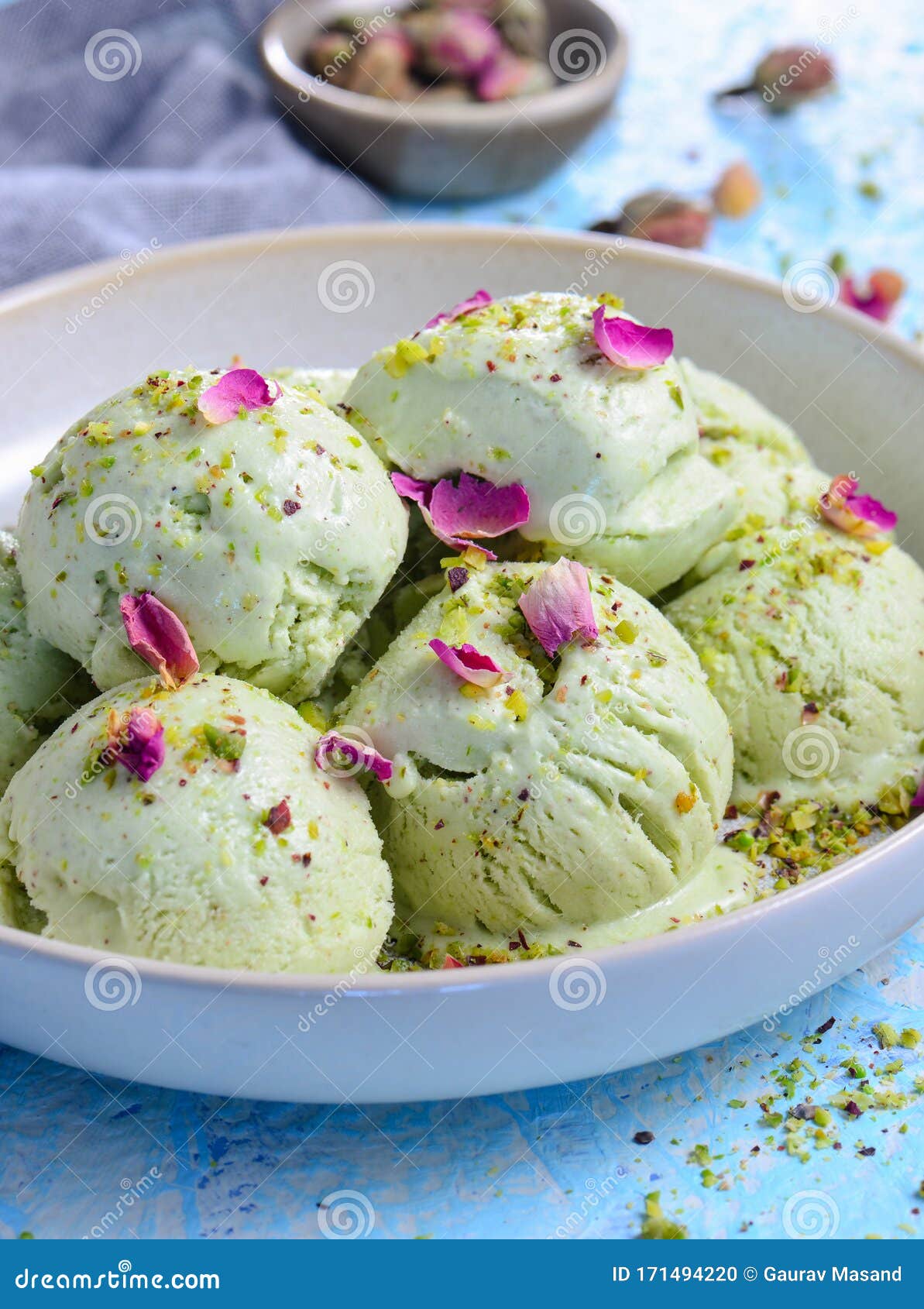 no gelatine eggless pista ice cream