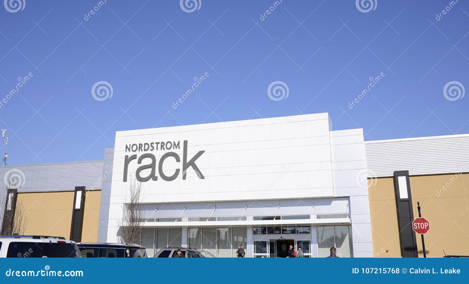 Nordstrom Rack Store Marquee Editorial Stock Photo - Image of bistro,  clothing: 107215768