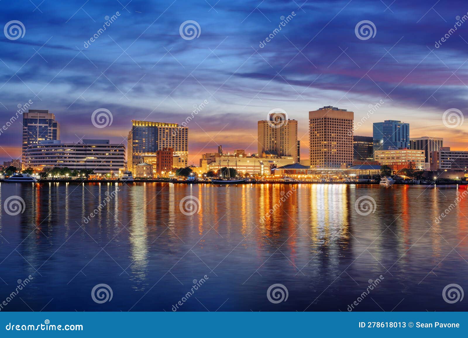 Norfolk Virginia Usa No Centro De Skyline Pela Manhã Imagem de Stock -  Imagem de américa, turismo: 278618013