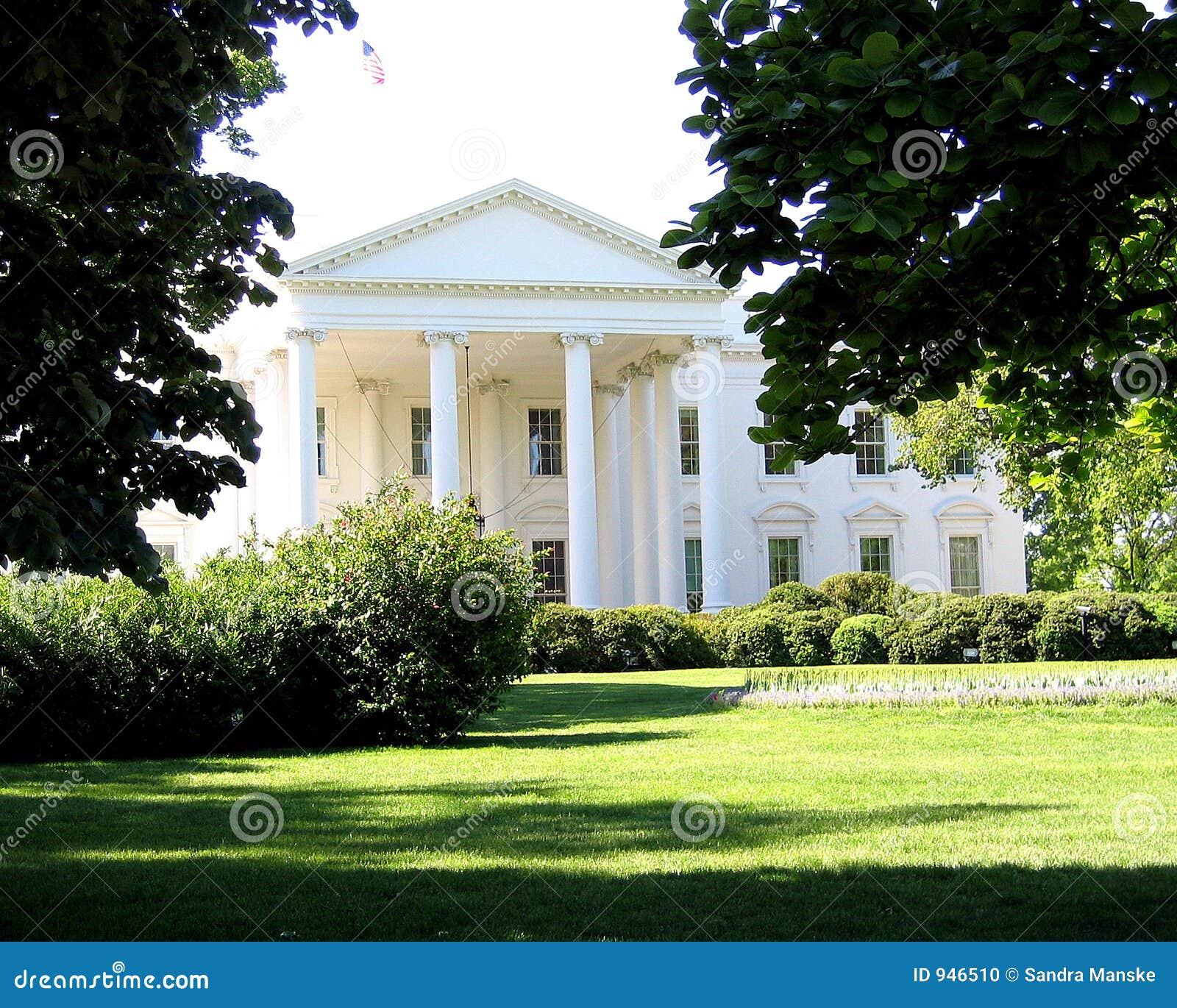 North Lawn of White House stock photo. Image of washington 946510