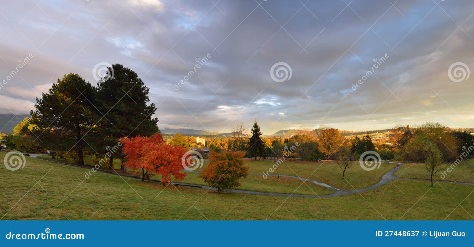 north vancouver neighbourhood park sunset