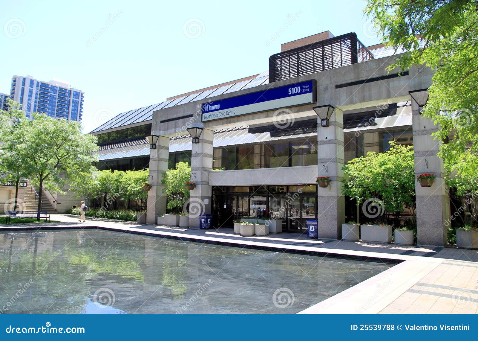 North York Centre editorial stock photo. Image of bench 25539788