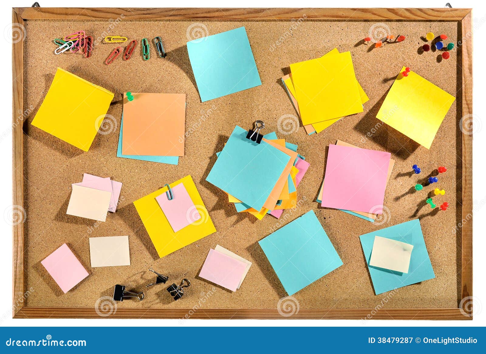 Notes De Post It Et Fournitures De Bureau Colorees Vides Sur La Table Des Messages De Liege Image Stock Image Du Bulletin Messages Notes De Post It Et Fournitures De Bureau Colorees Vides Sur La Table Des Messages De Liege Image Stock Image Du Bulletin Messages