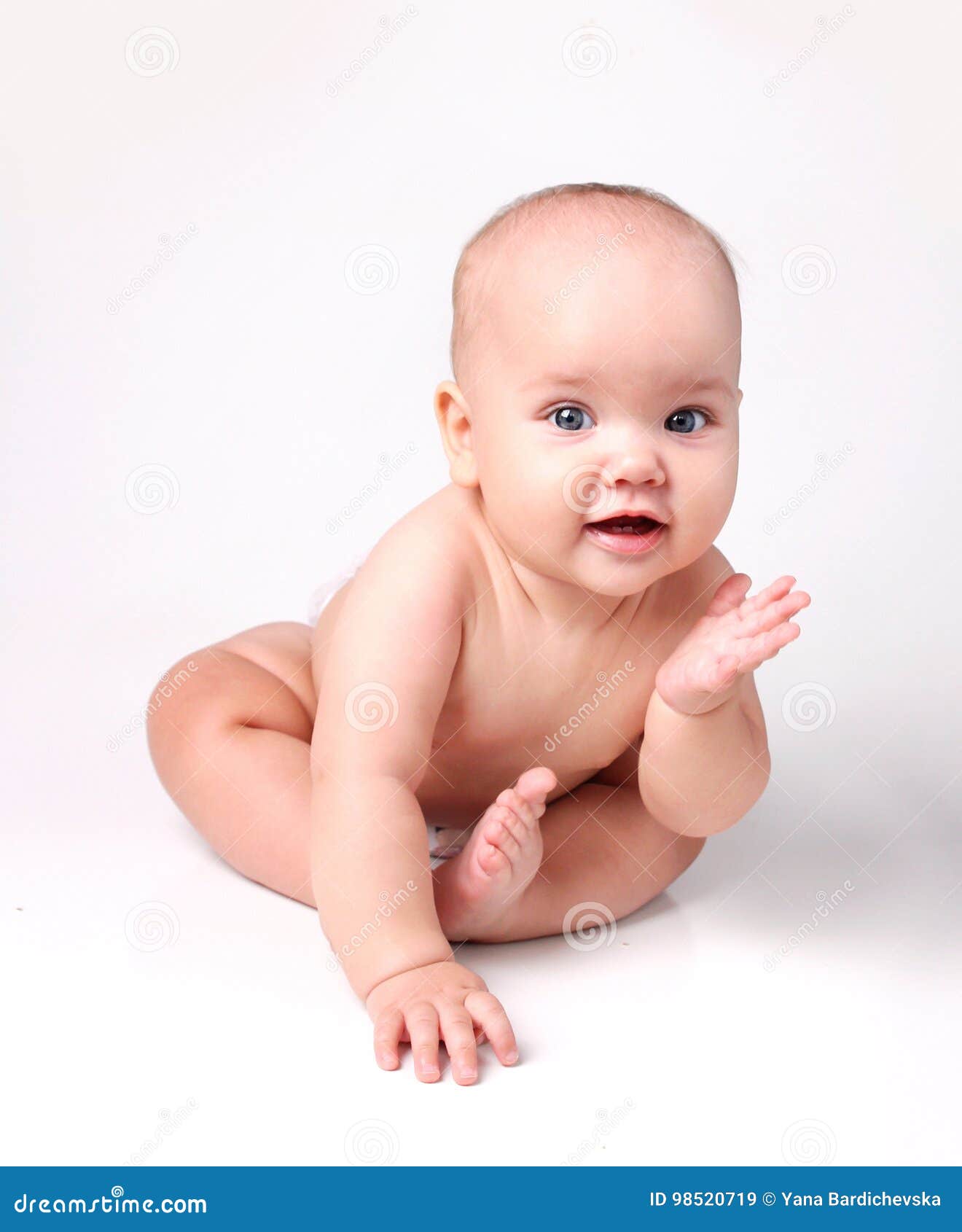 Nourrisson Caucasien De Bebe Sur Le Fond Blanc Image Stock Image Du Fond Joie Nourrisson Caucasien De Bebe Sur Le Fond Blanc Image Stock Image Du Fond Joie