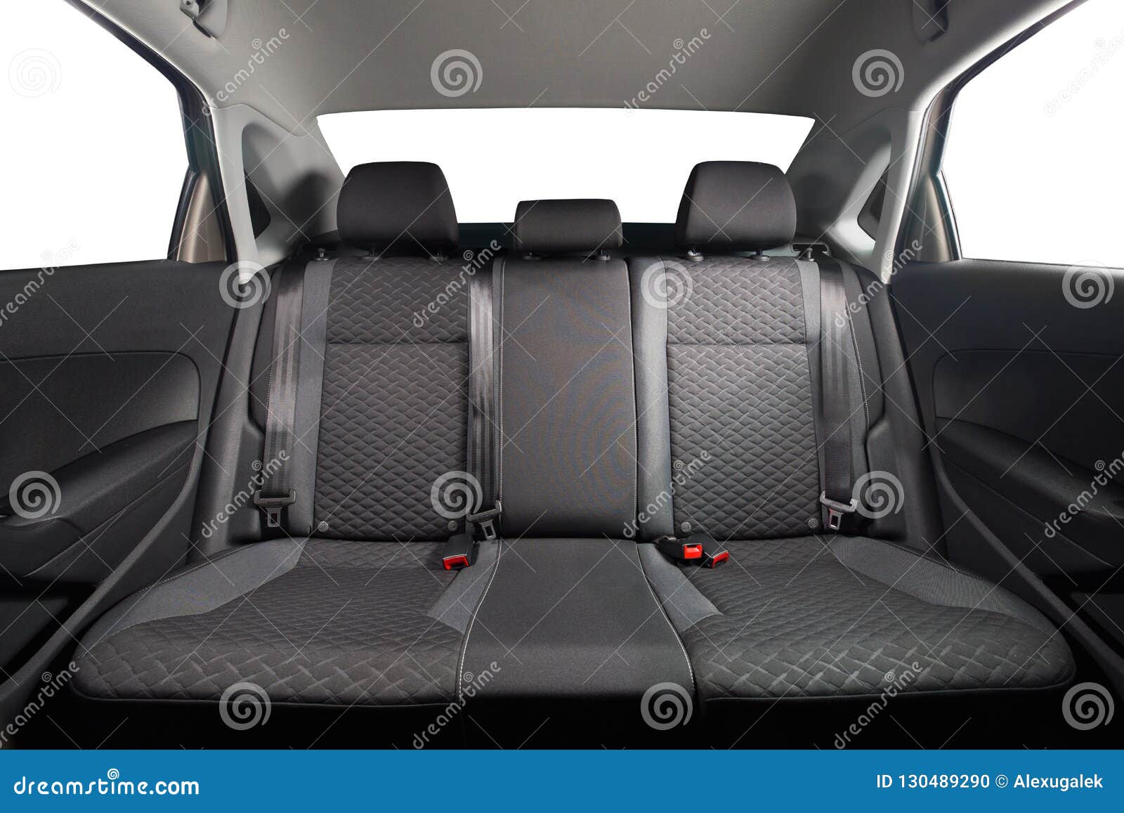 https://thumbs.dreamstime.com/z/nouvelle-voiture-%C3%A0-l-int%C3%A9rieur-nettoyez-de-si%C3%A8ges-arri%C3%A8re-noirs-dans-la-berline-130489290.jpg