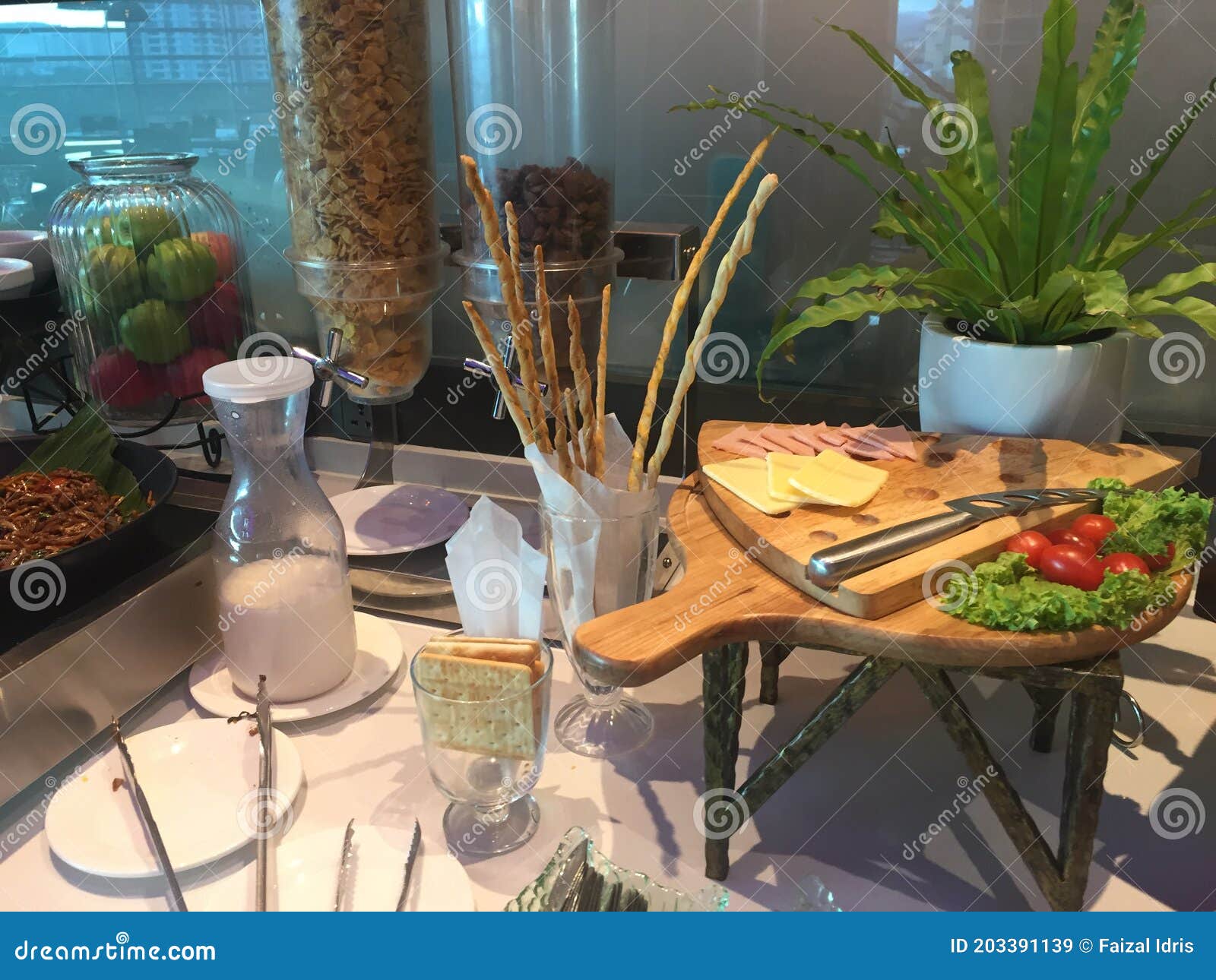 29nov Kuala Lumpur. Breakfast Buffet Spread in Hotel Editorial Stock