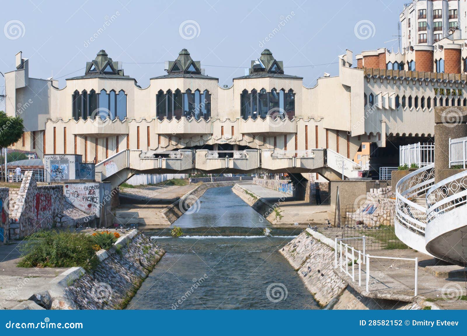 Novi Pazar Stadtzentrum stockfoto. Bild von städtisch 28582152