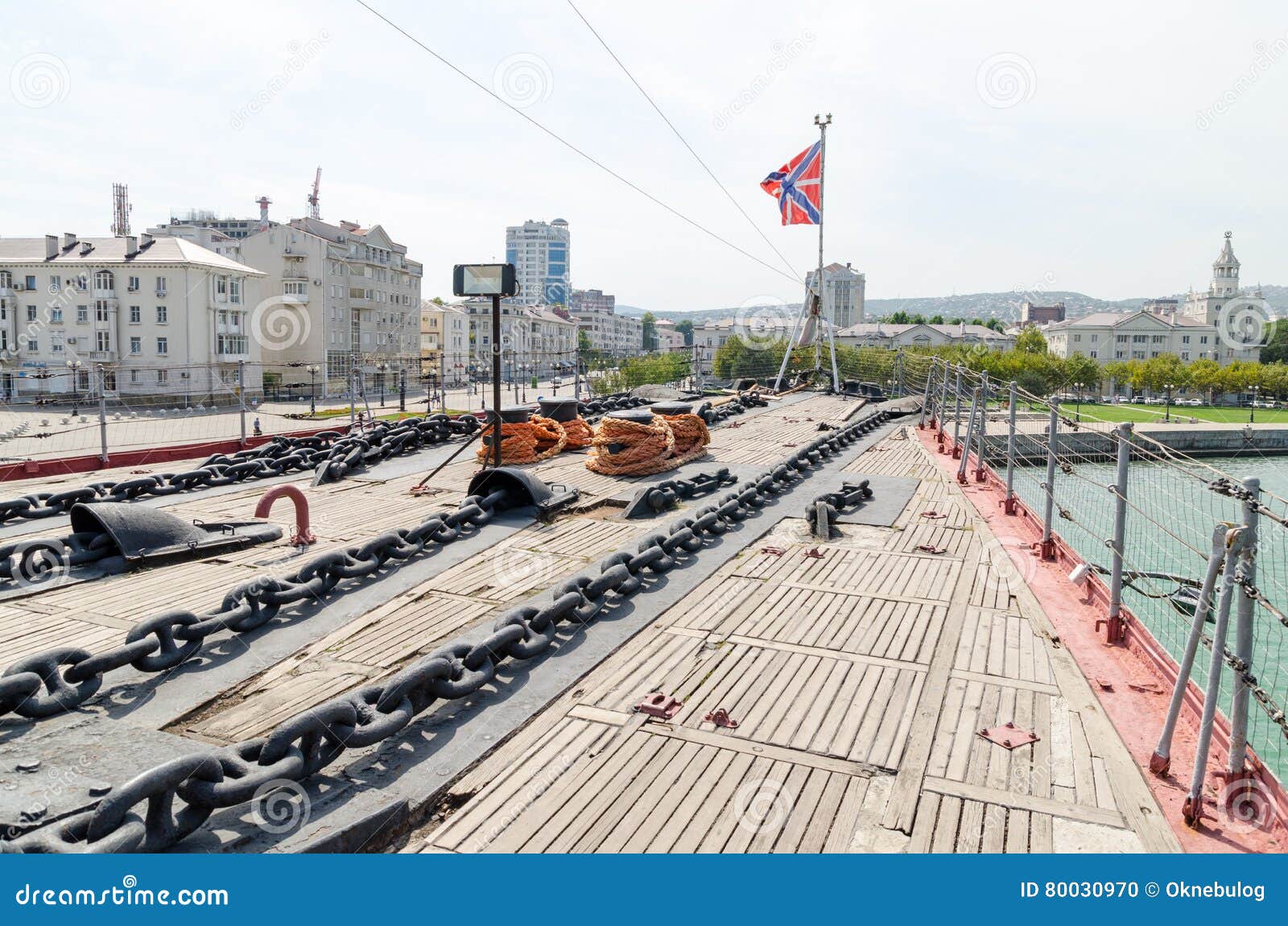 Novorossiysk Палуба Крейсера Mikhail Kutuzov Редакционное.