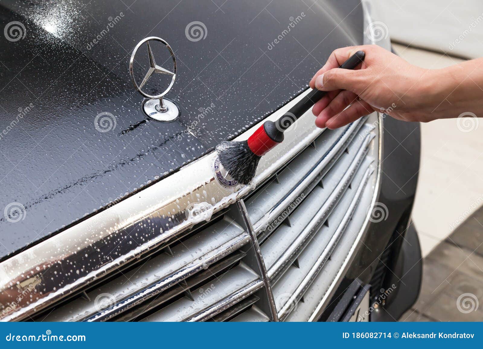 Covering Mercedes - Clean Car