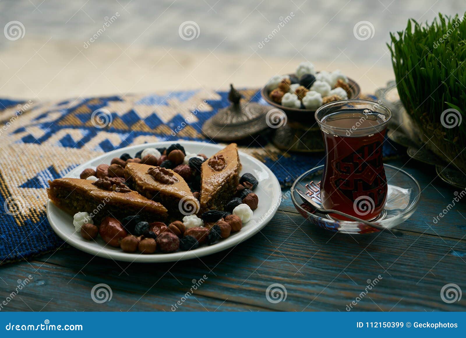 novruz tray plate with azerbaijan national pastry pakhlava