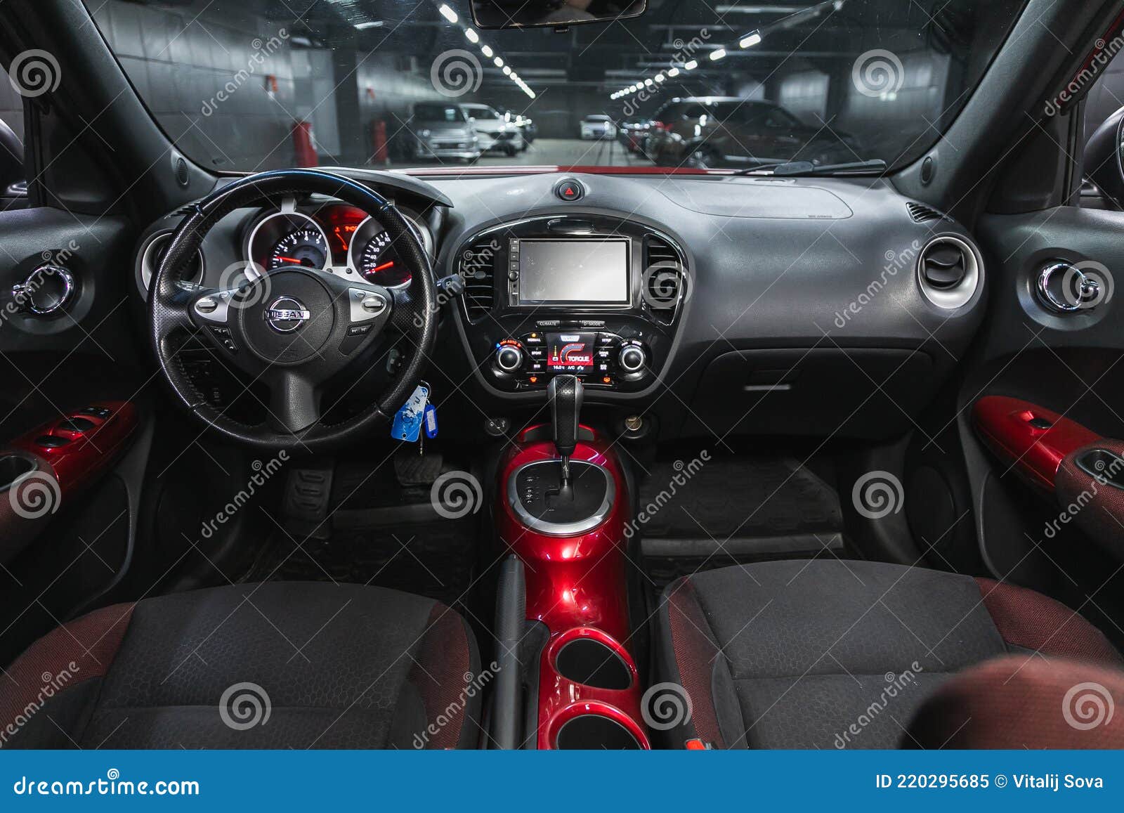 Nowosibirsk Russland Juni 2020 Nissan Juke Auto Lenkrad Mit Bedienknöpfen —  Redaktionelles Stockfoto © everyonensk #393580040