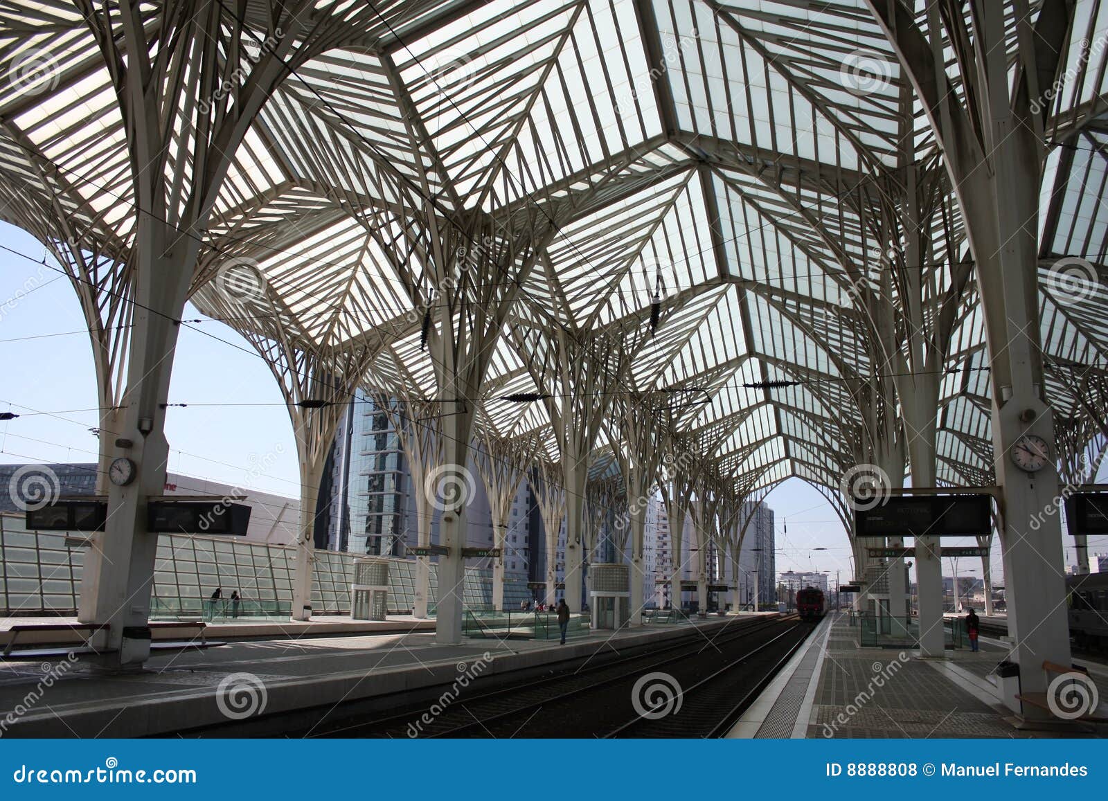 Nowożytny stacyjny metro. Nowożytny stacyjny stalowy metro