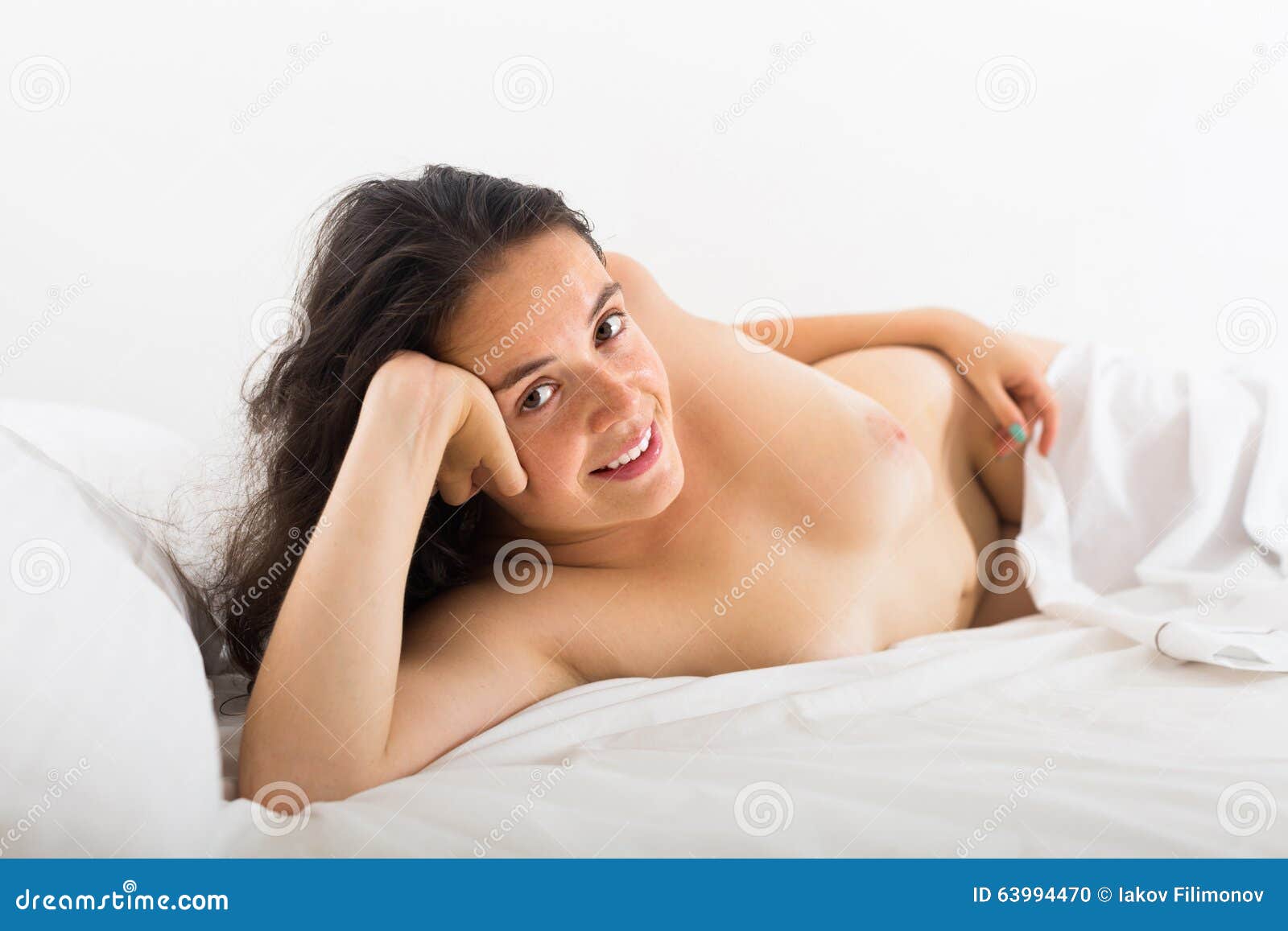 Girls On Bed Nude