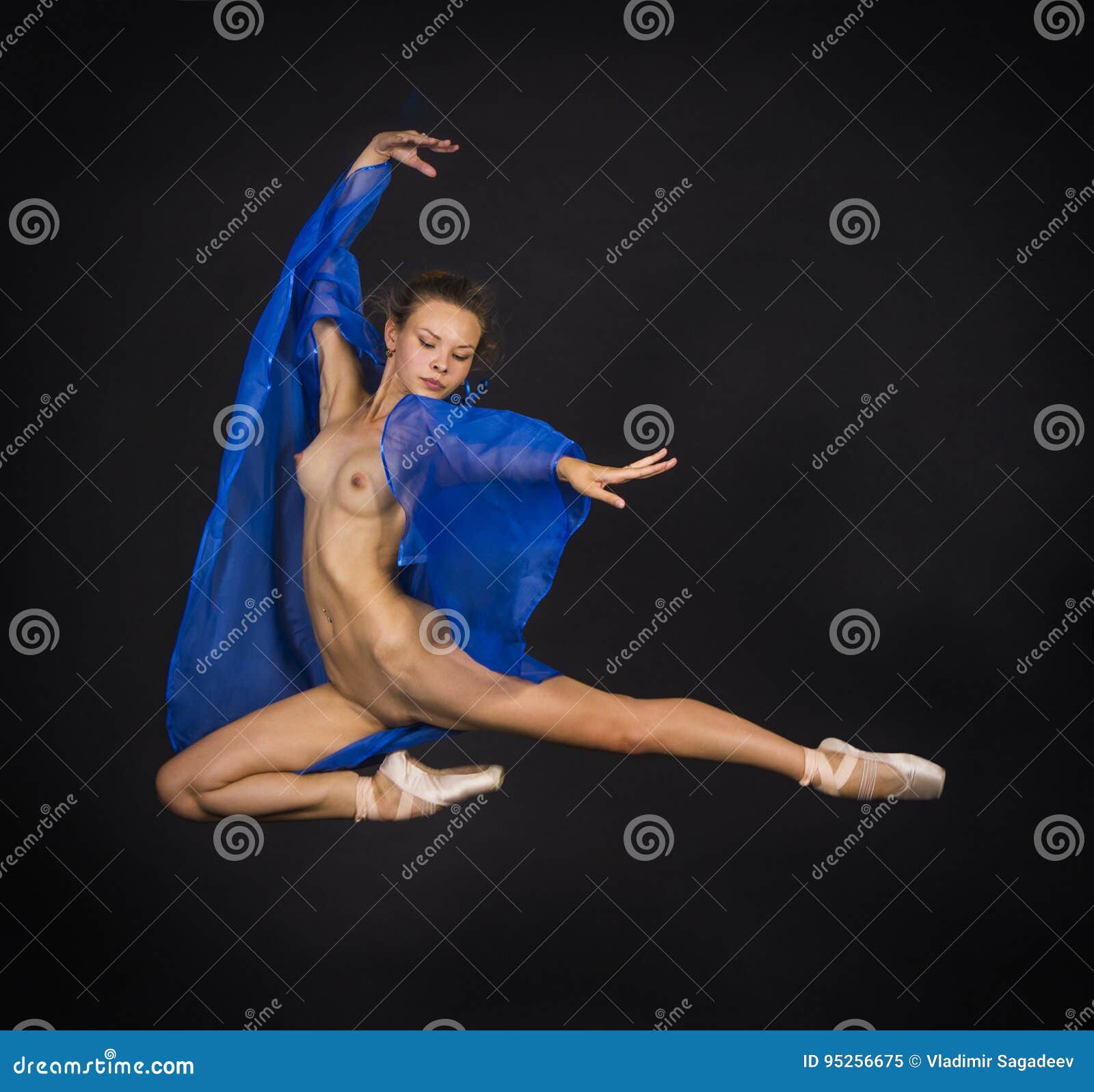 Nude girl dancing ballet. stock image. Image of dancing - 95256675