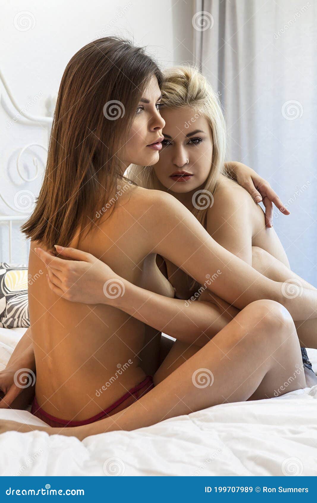 Lesbian Couples Nude