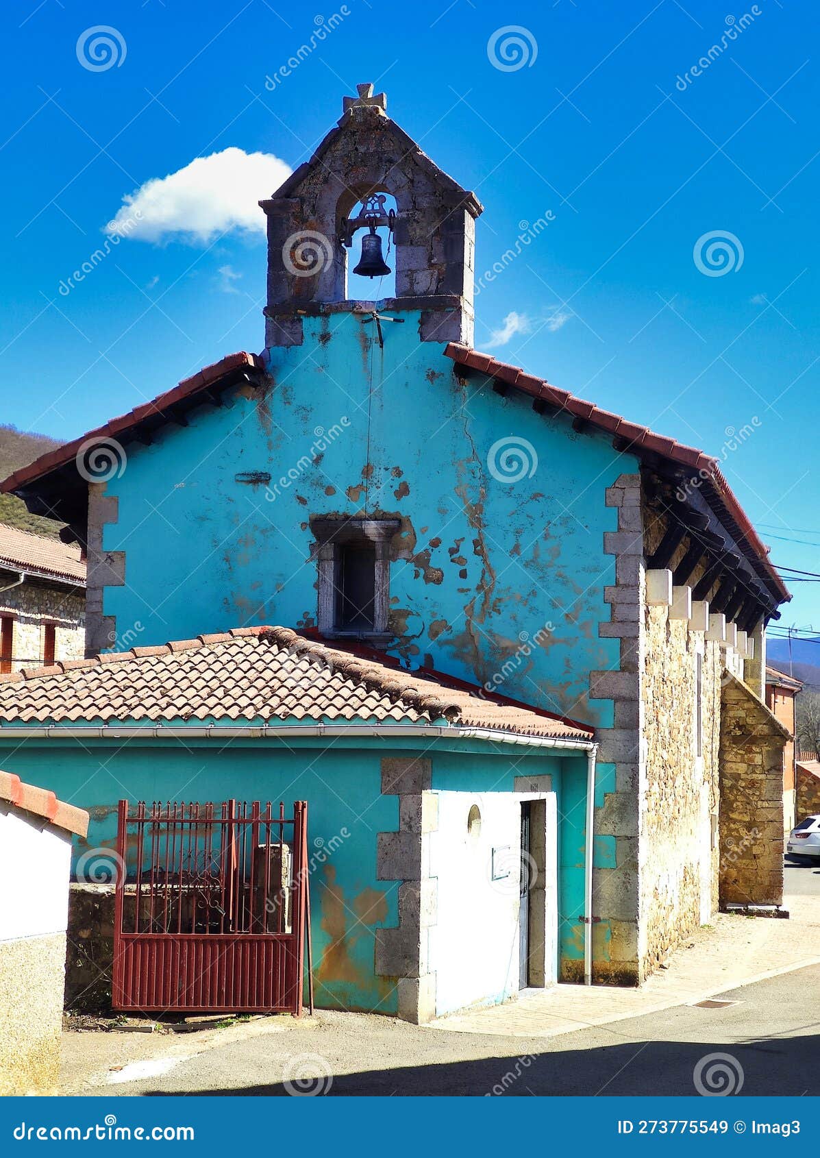 nuestra seÃ±ora de la puente church, acebedo village, montaÃ±a de riaÃ±o y mampodre regional park, leon province, spain